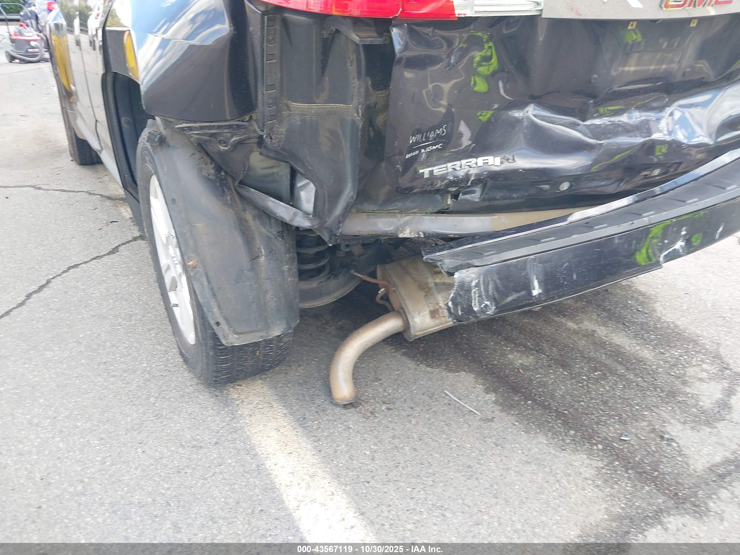 GMC TERRAIN image 6