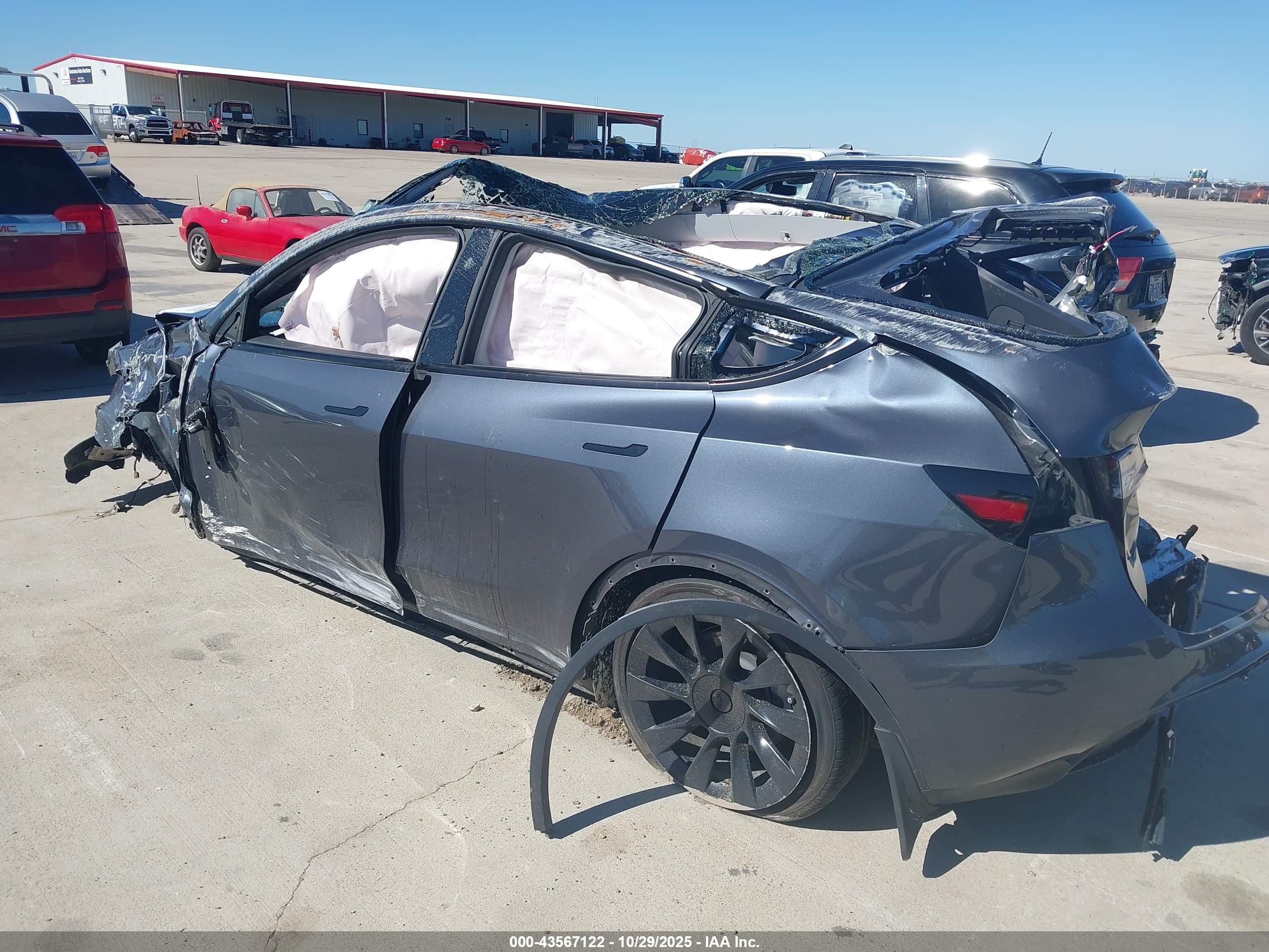 TESLA MODEL image 3