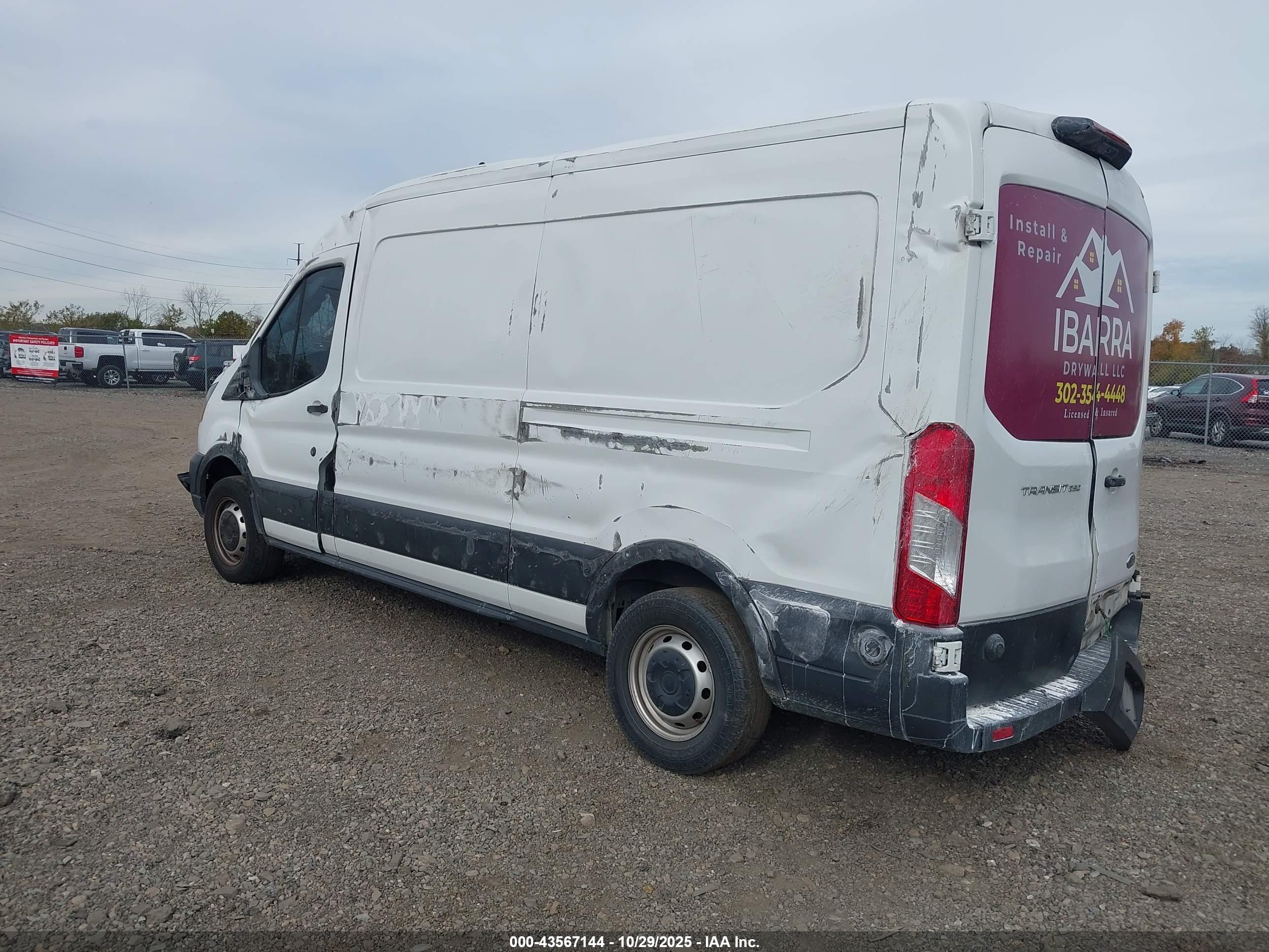 FORD TRANSIT-250 image 3