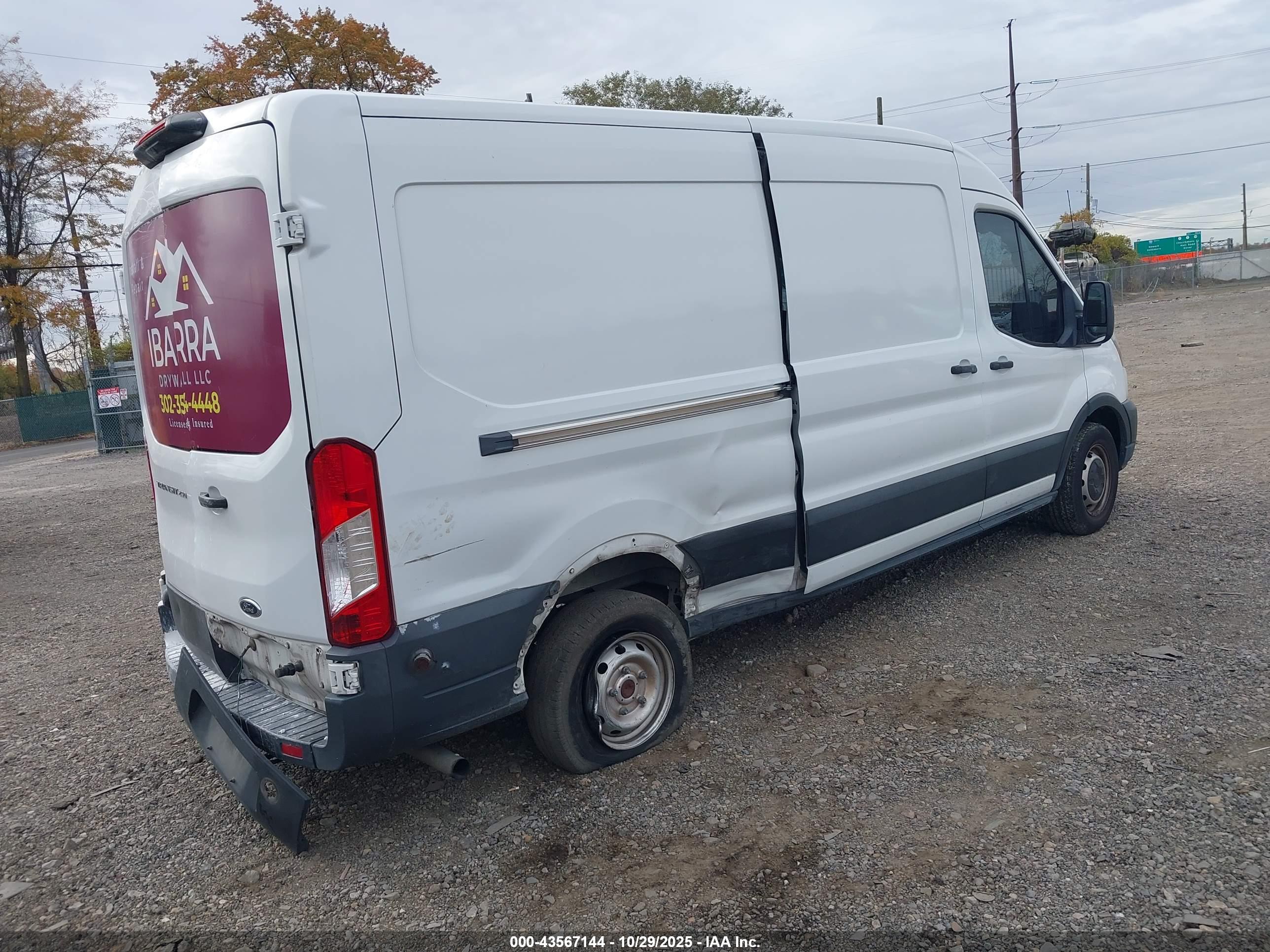 FORD TRANSIT-250 image 4