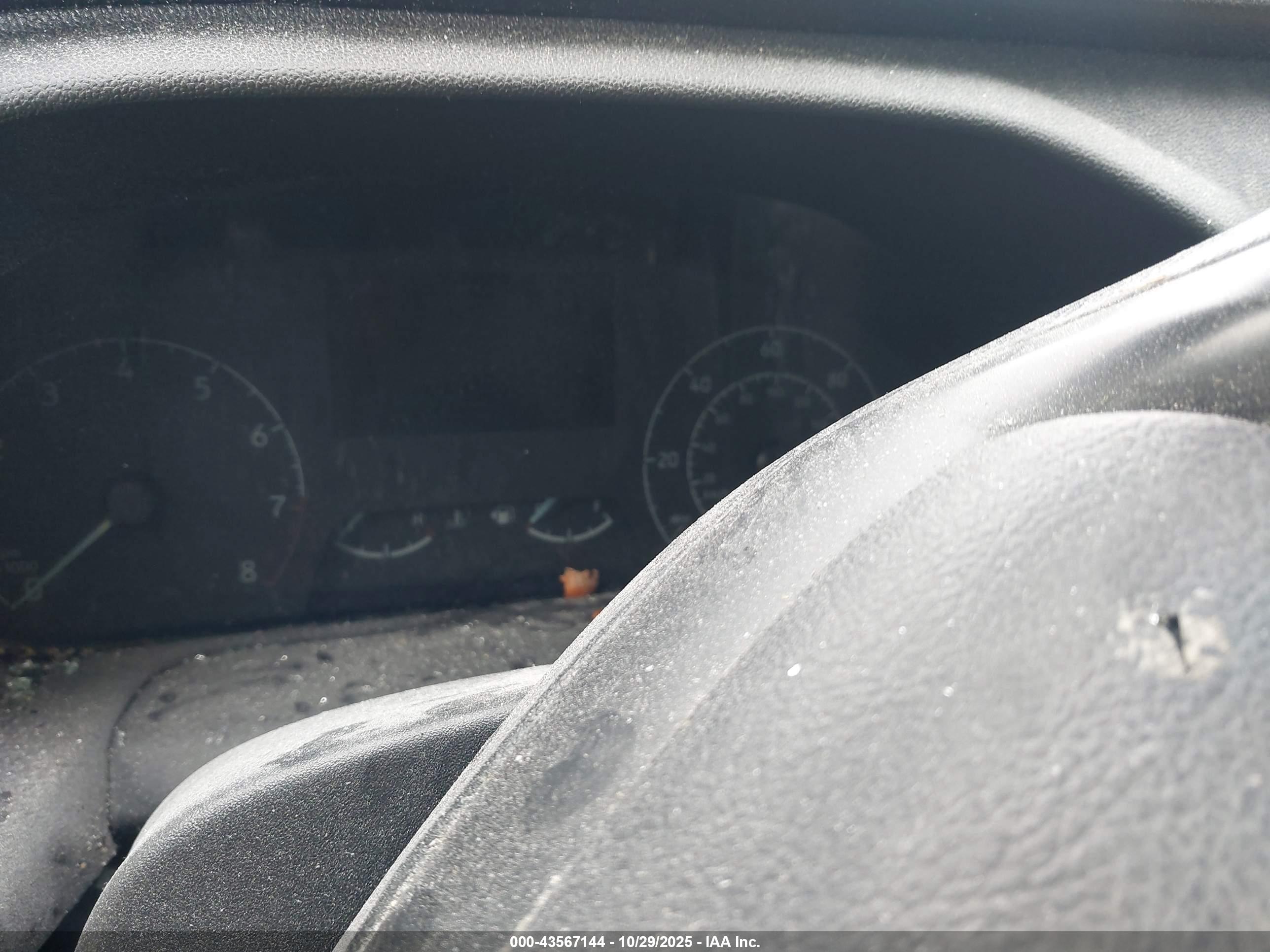FORD TRANSIT-250 image 7