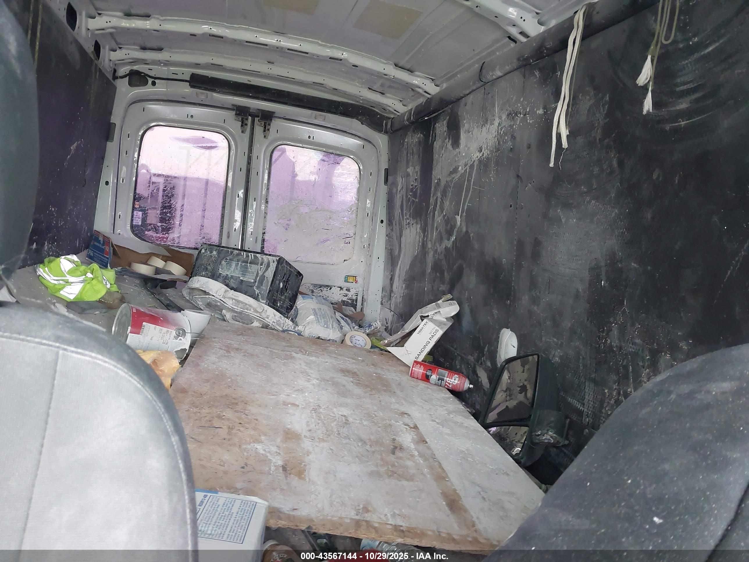 FORD TRANSIT-250 image 8