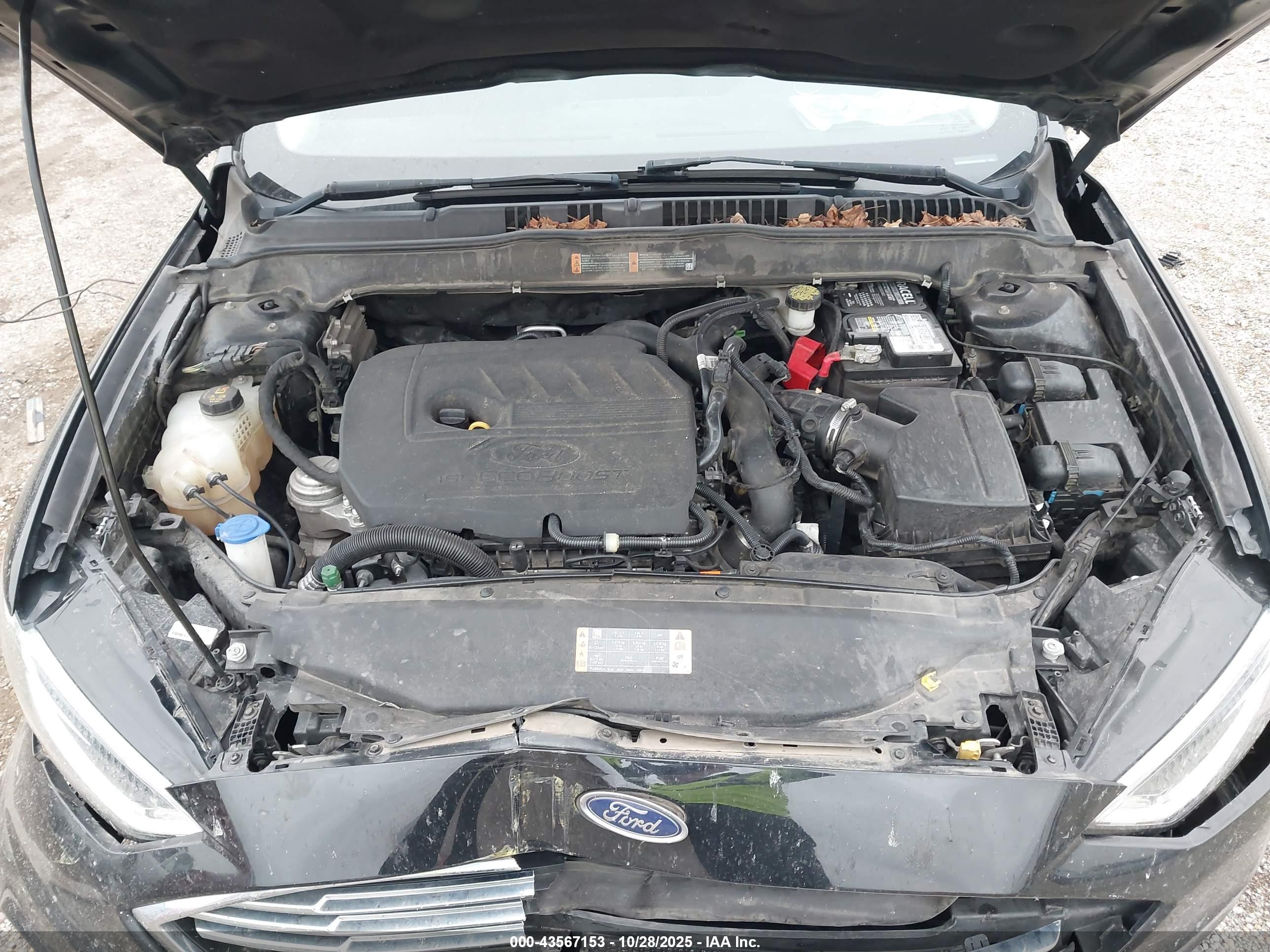 FORD FUSION image 10