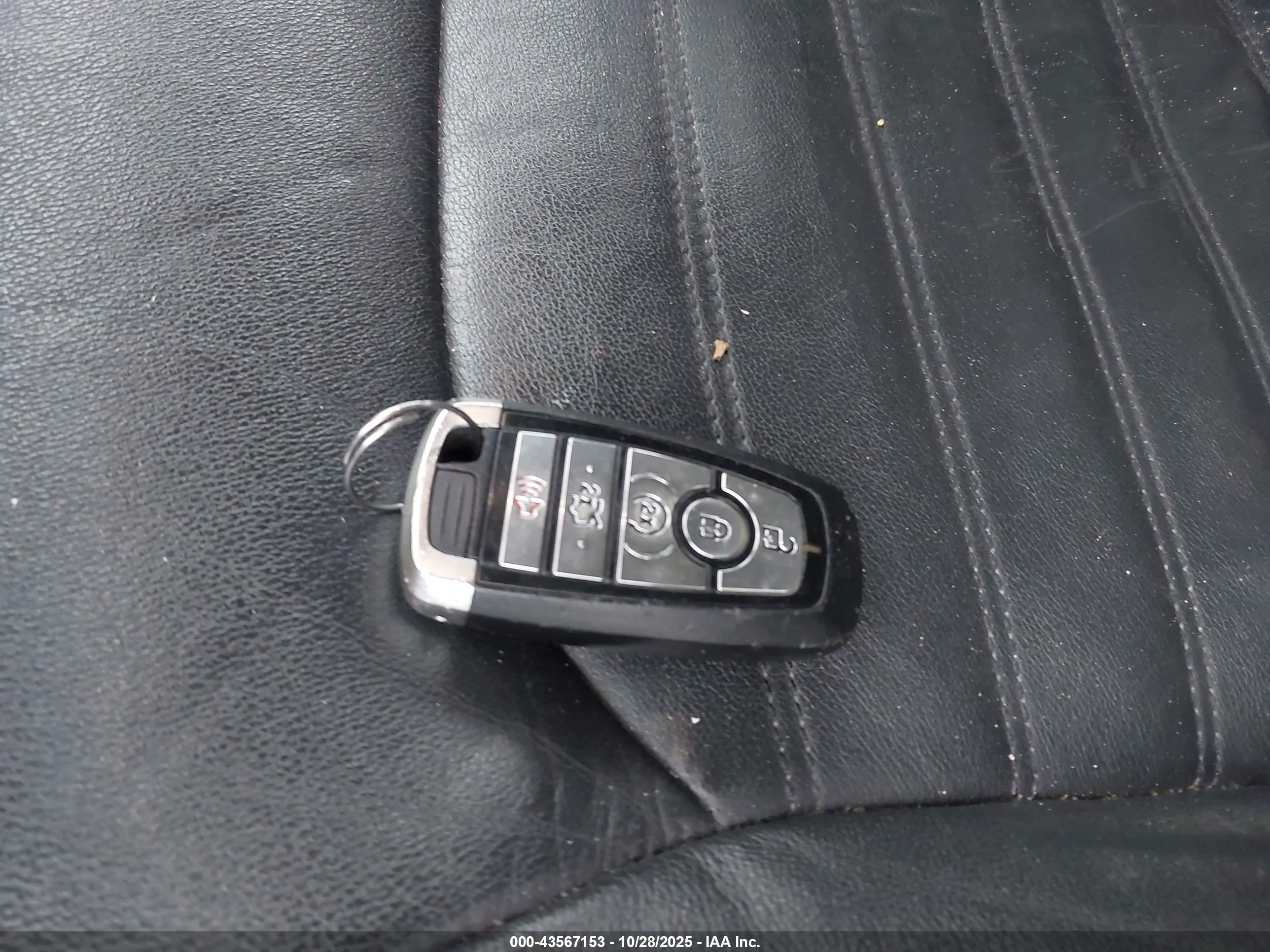 FORD FUSION image 11