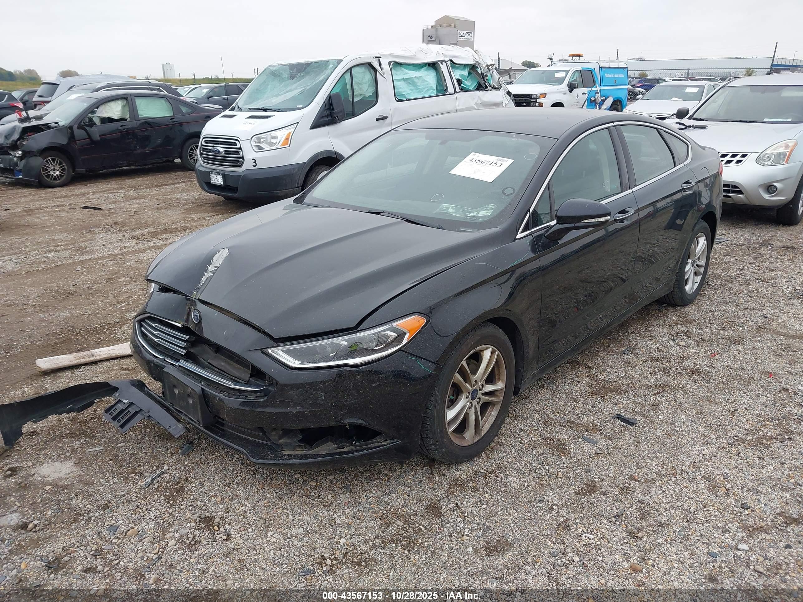 FORD FUSION image 2