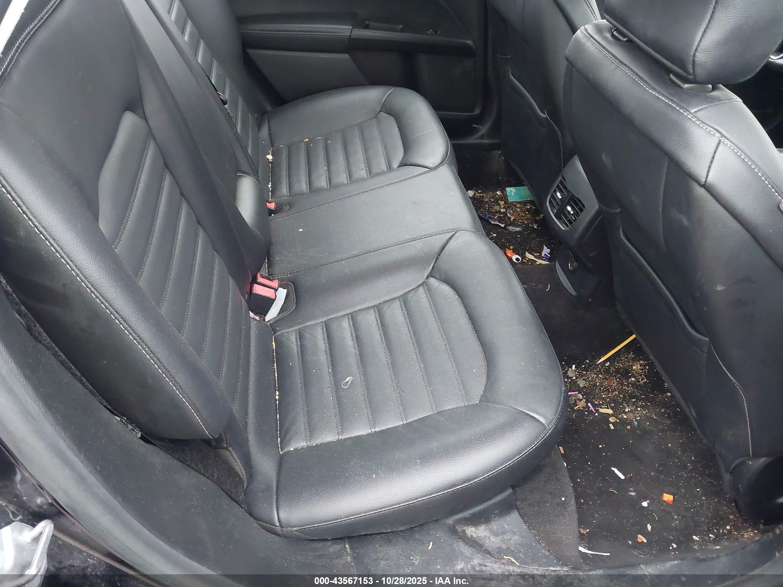 FORD FUSION image 8