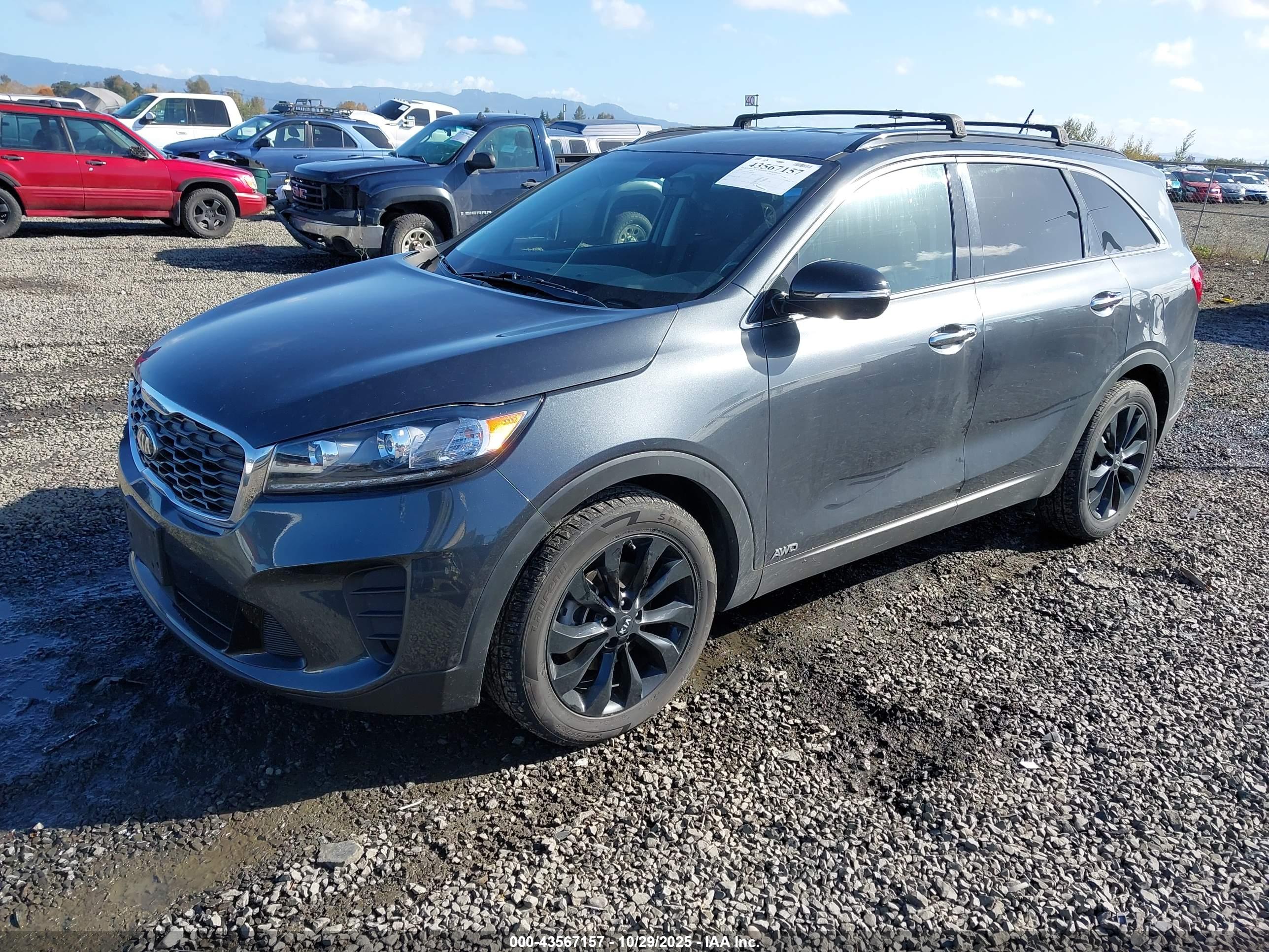 KIA SORENTO image 2