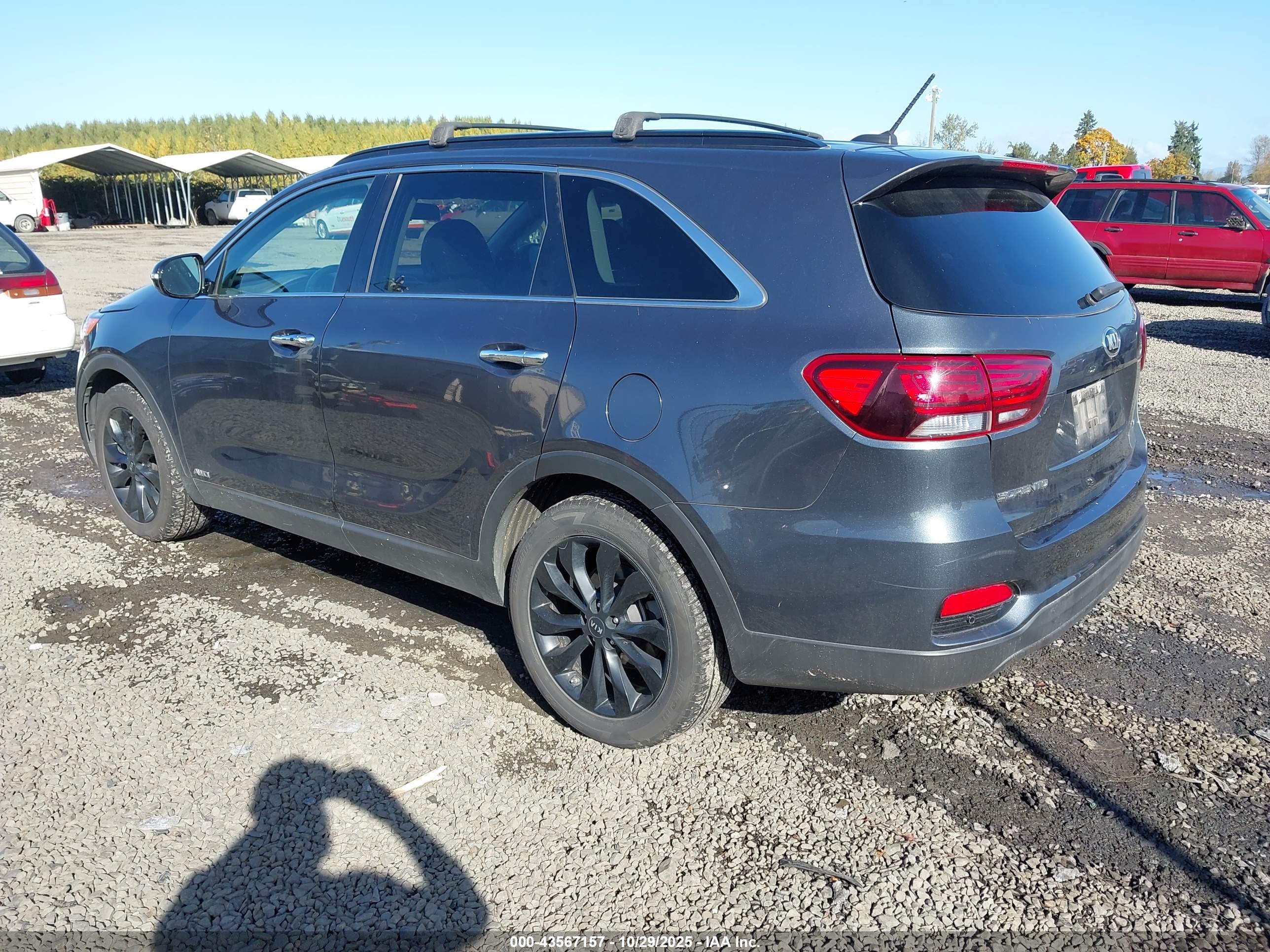KIA SORENTO image 3