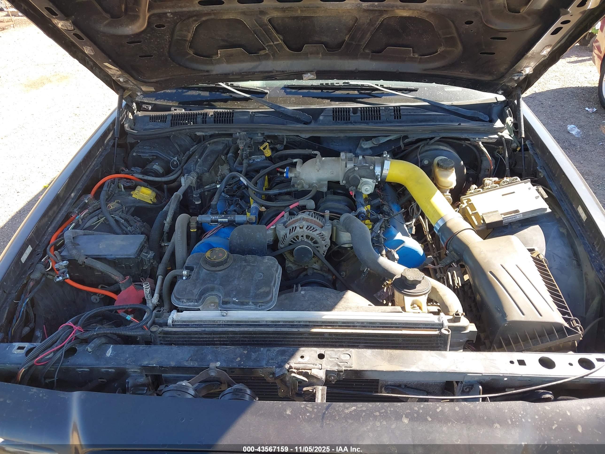 FORD CROWN image 10