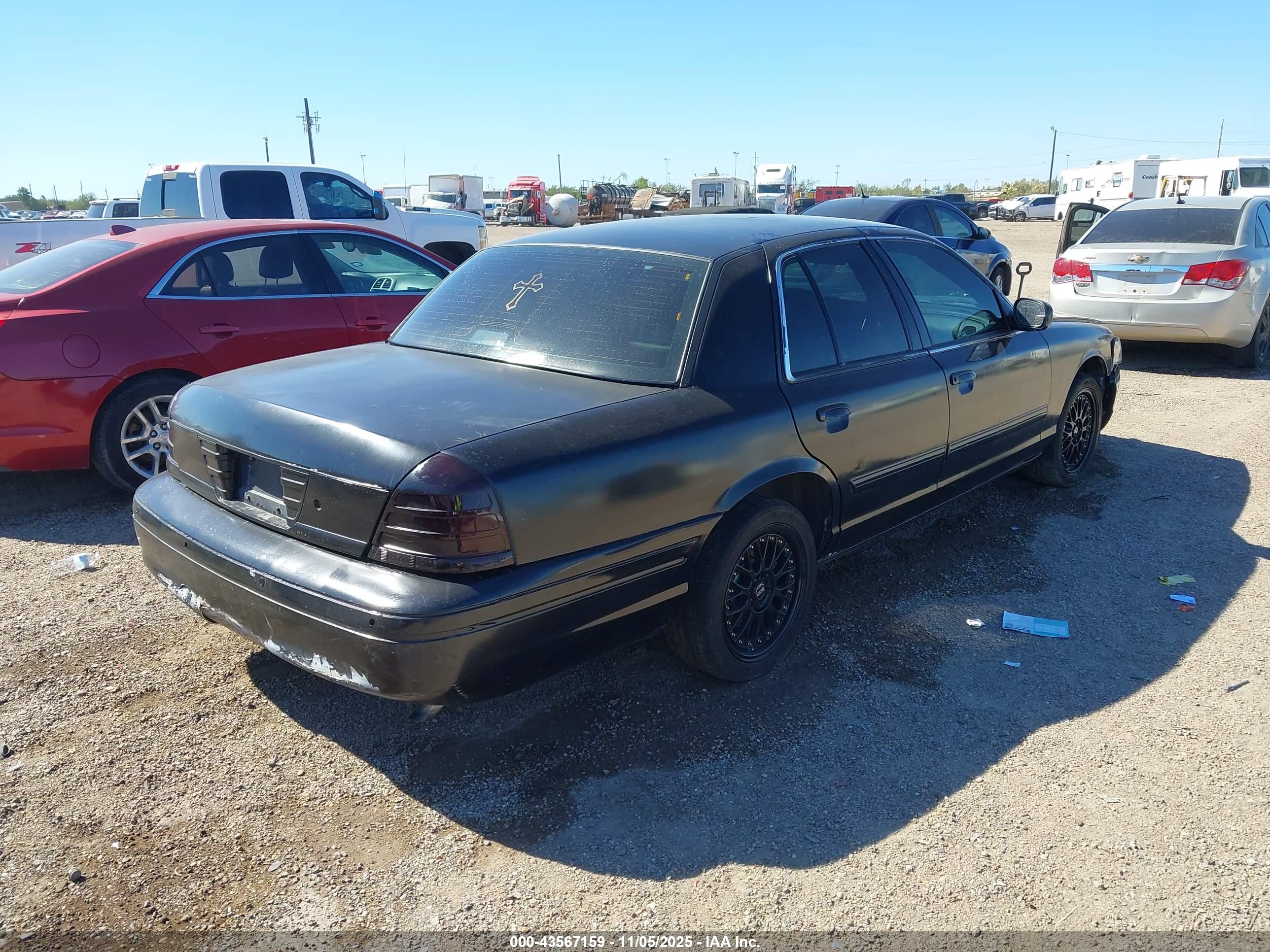 FORD CROWN image 4
