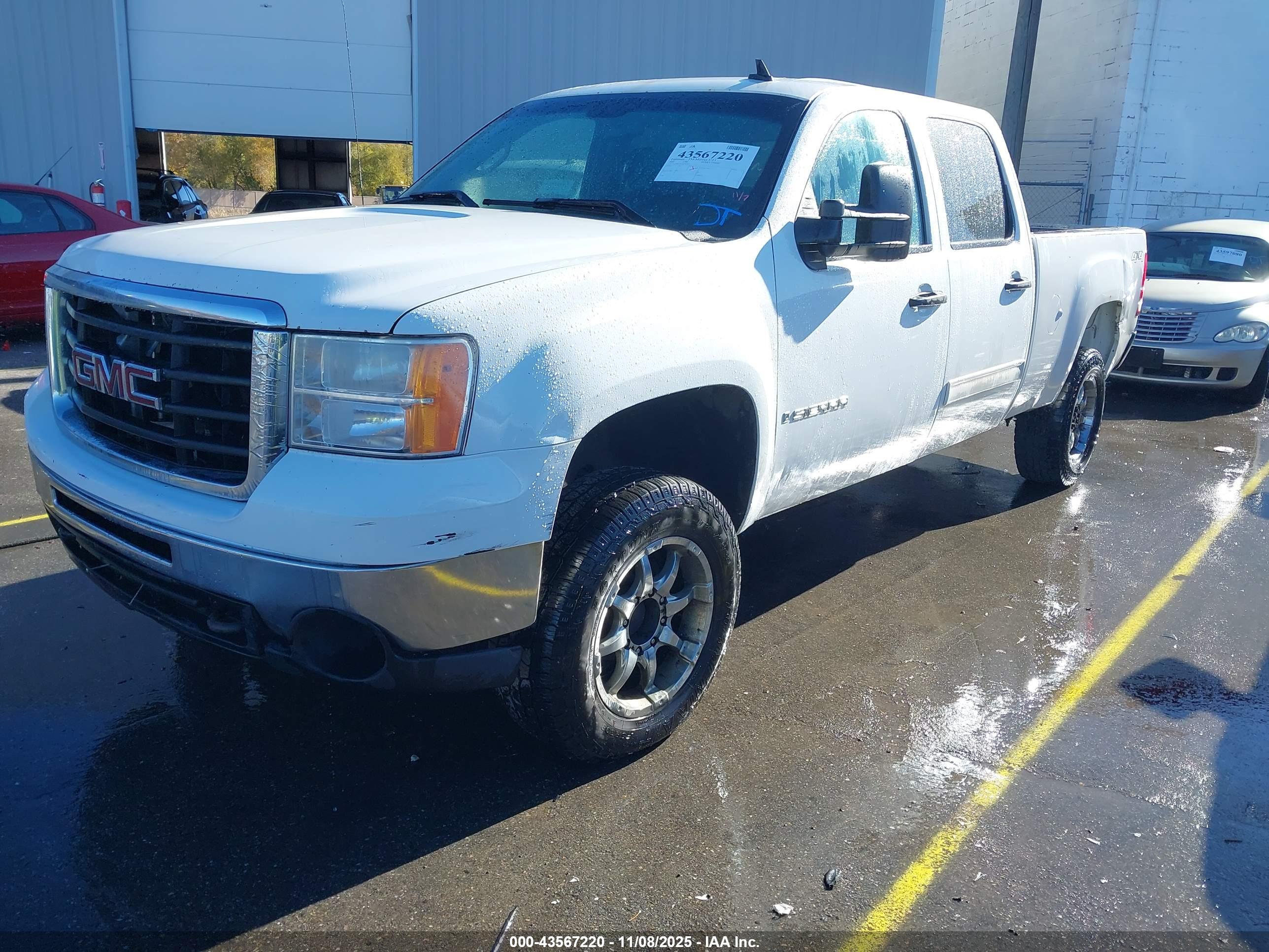 GMC SIERRA image 2