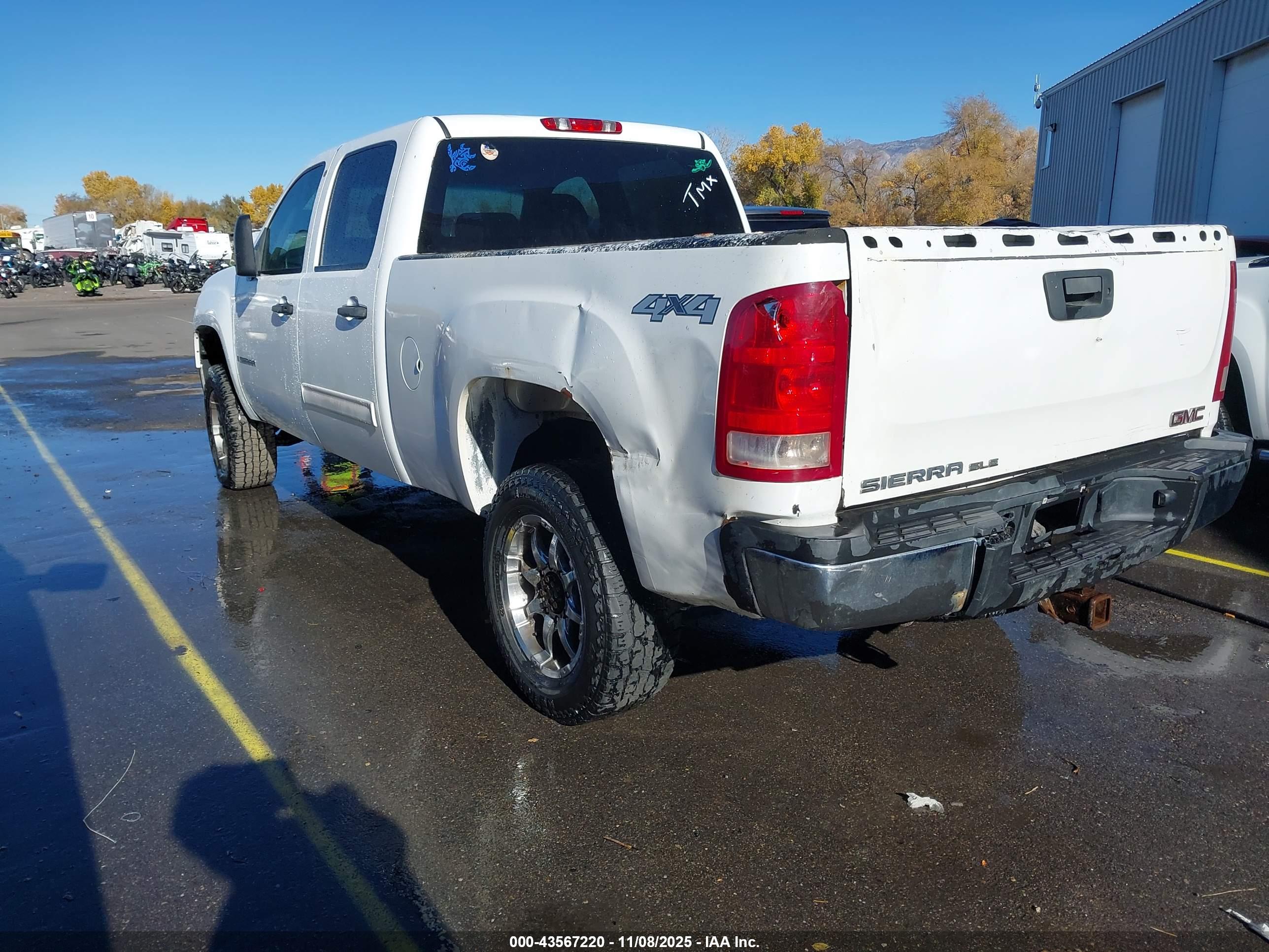 GMC SIERRA image 3