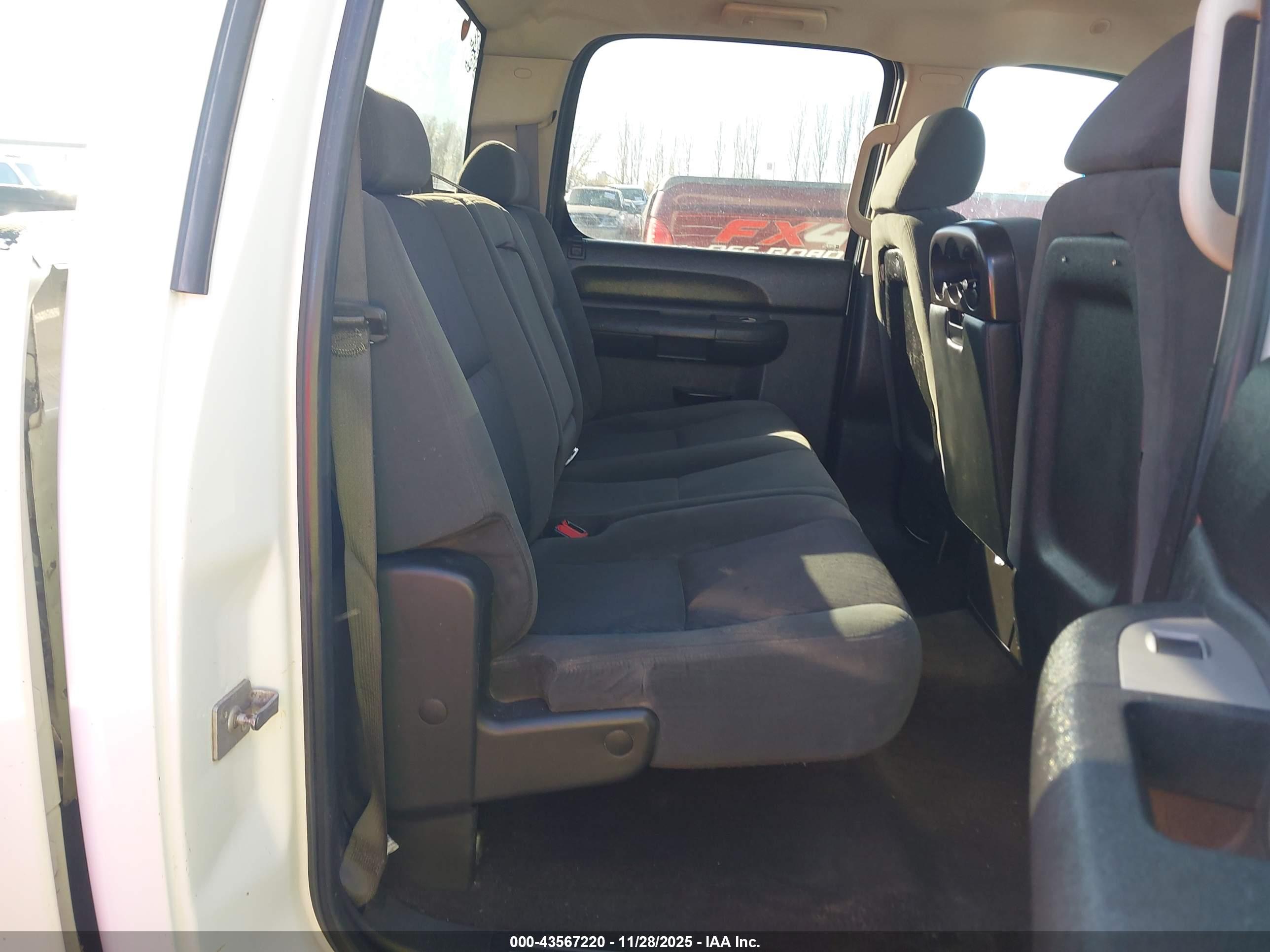 GMC SIERRA image 8