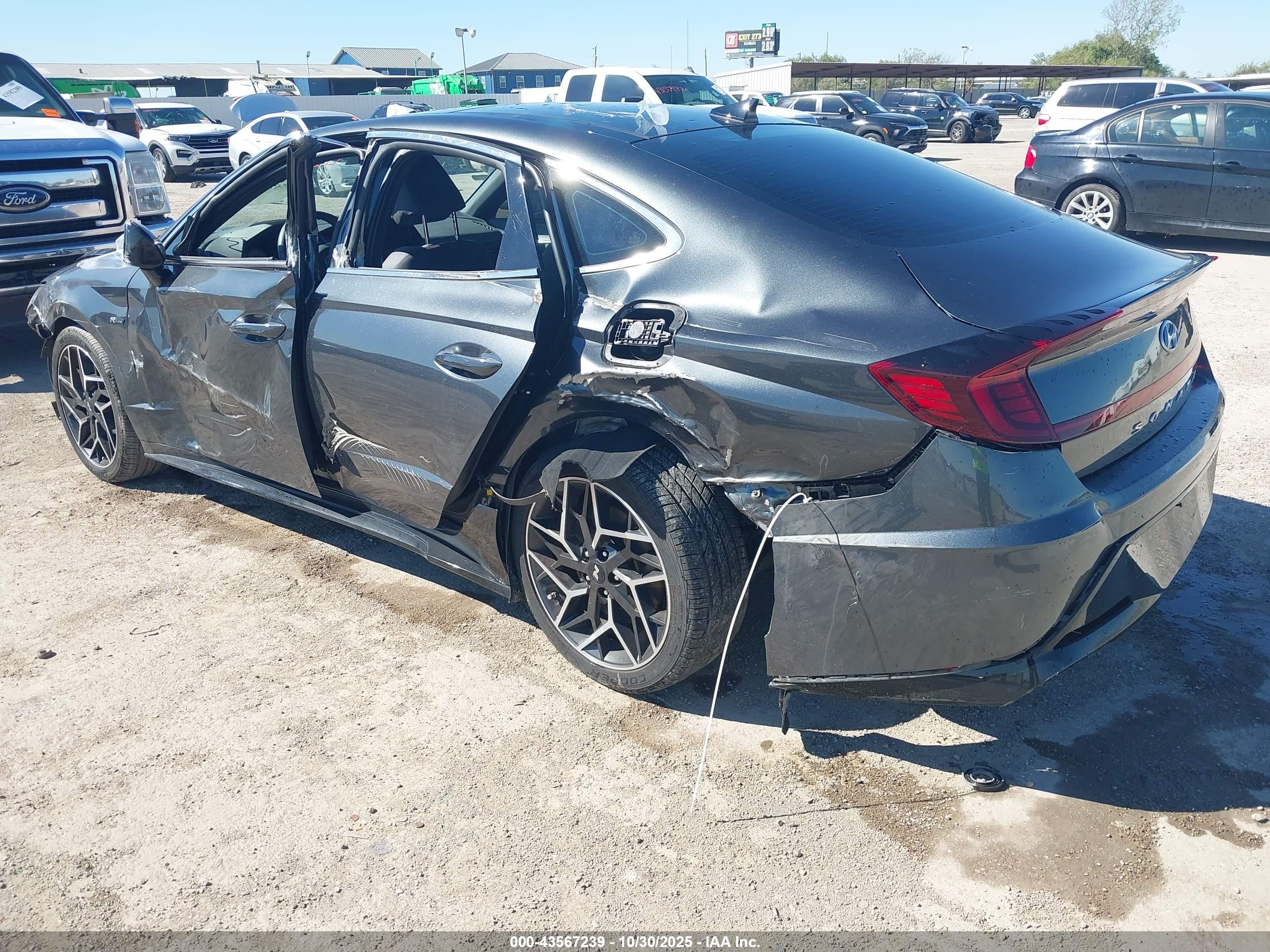 HYUNDAI SONATA image 3