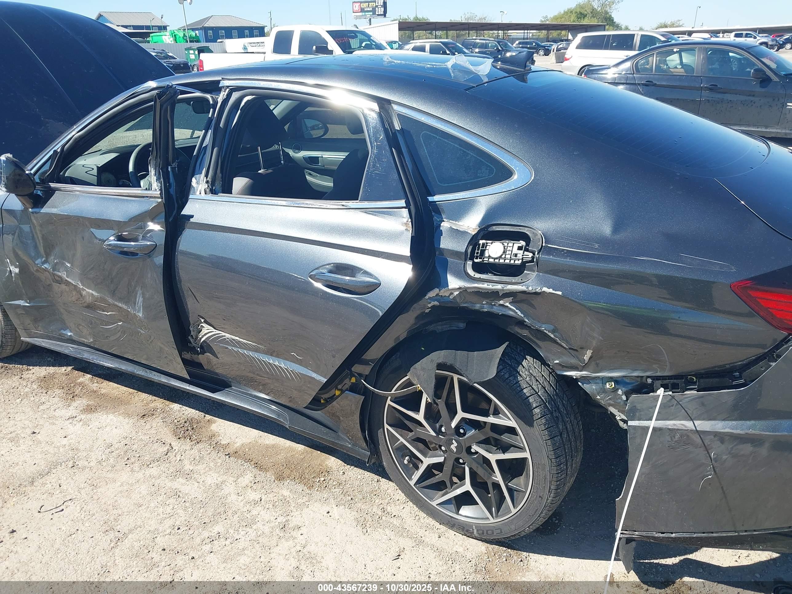 HYUNDAI SONATA image 6