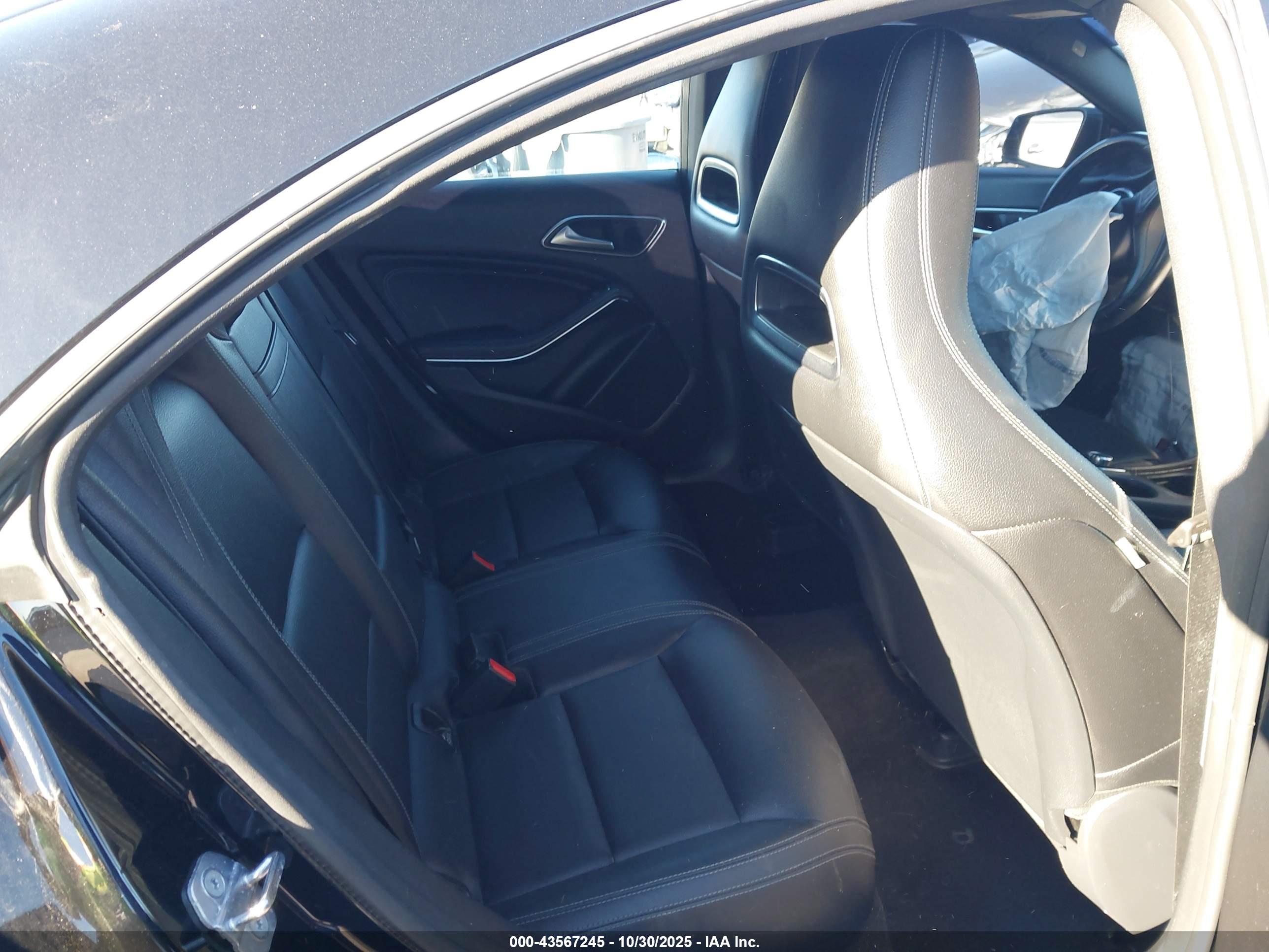 MERCEDES-BENZ CLA image 8