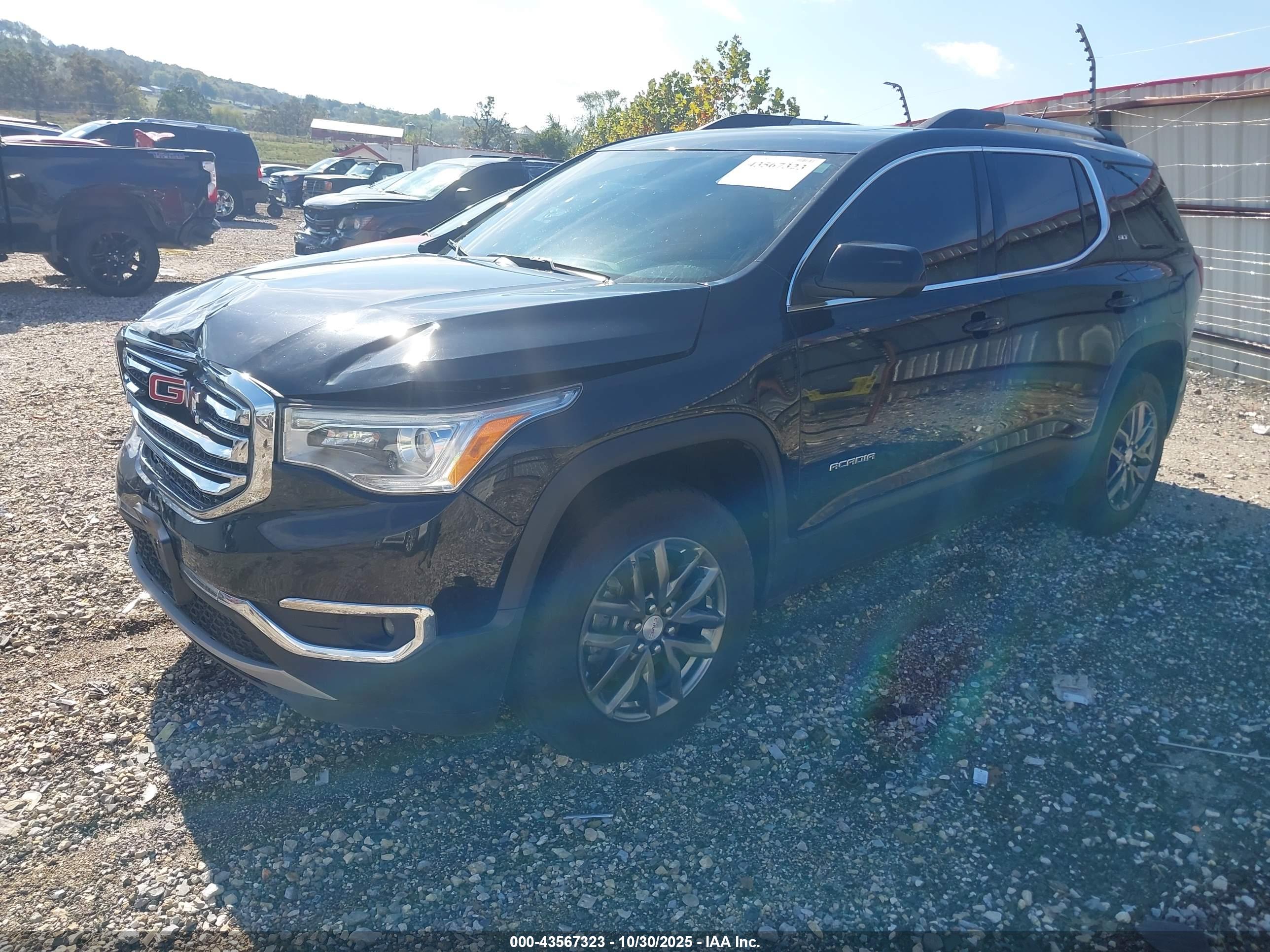 GMC ACADIA image 2