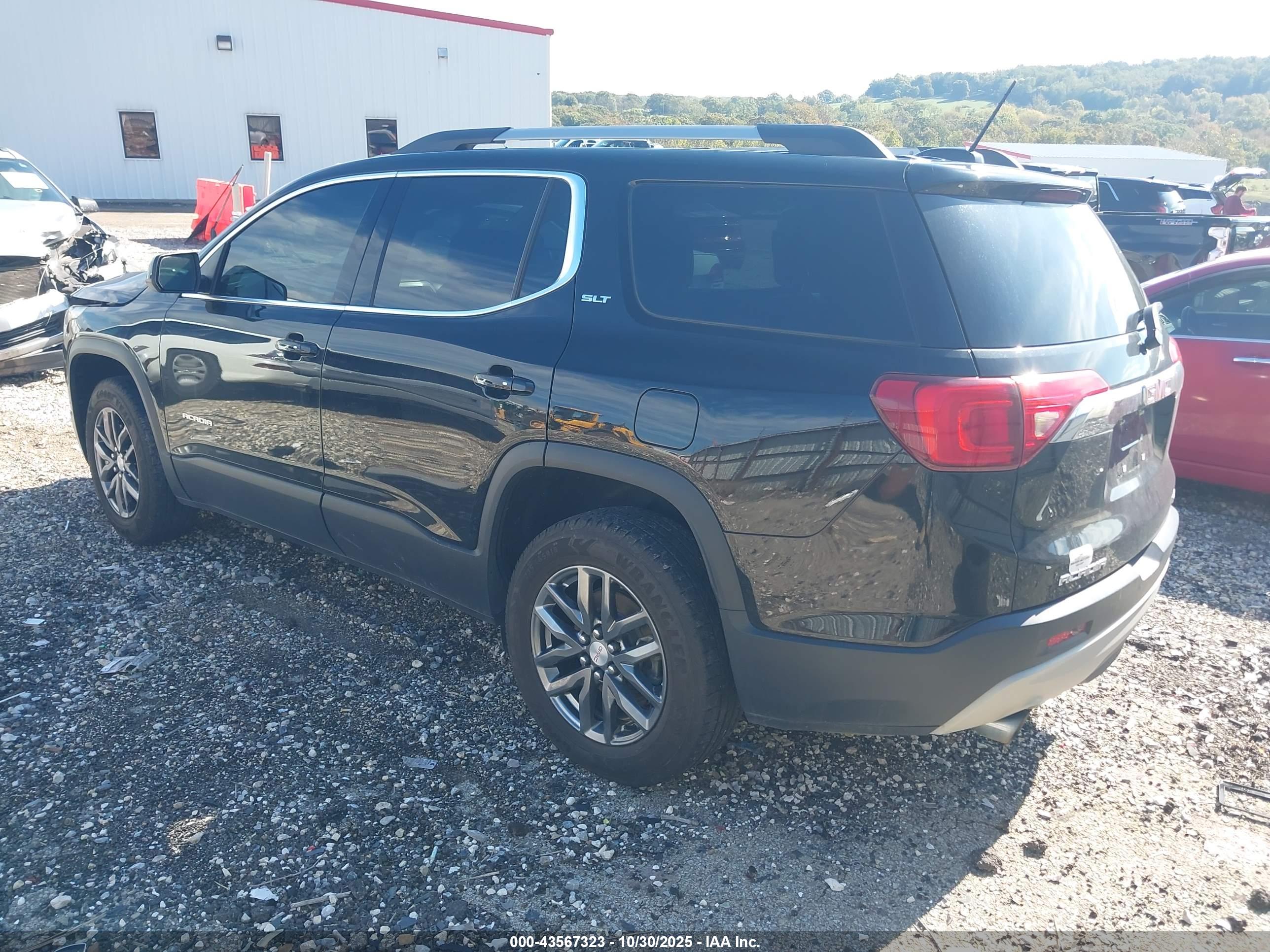 GMC ACADIA image 3