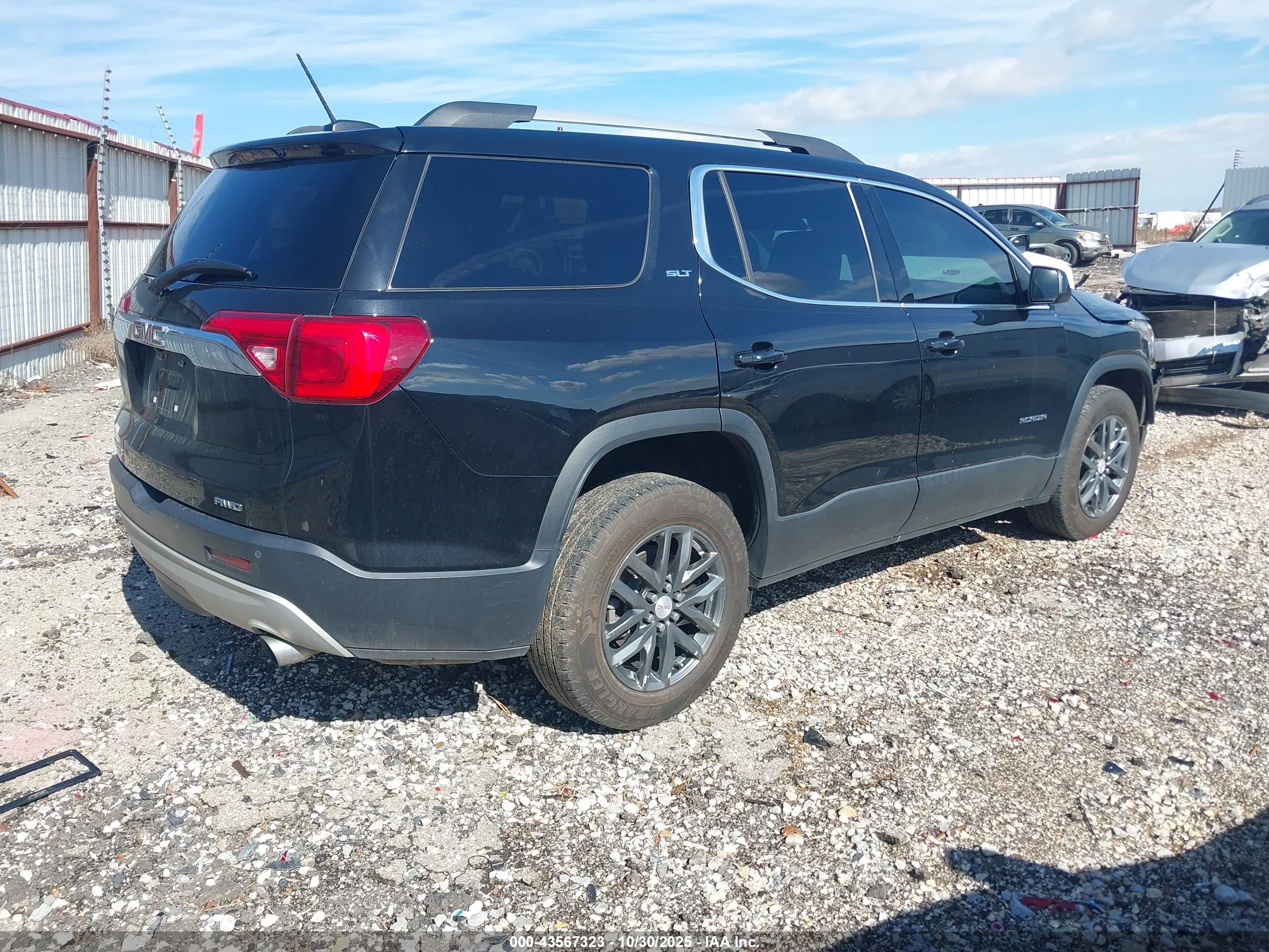 GMC ACADIA image 4
