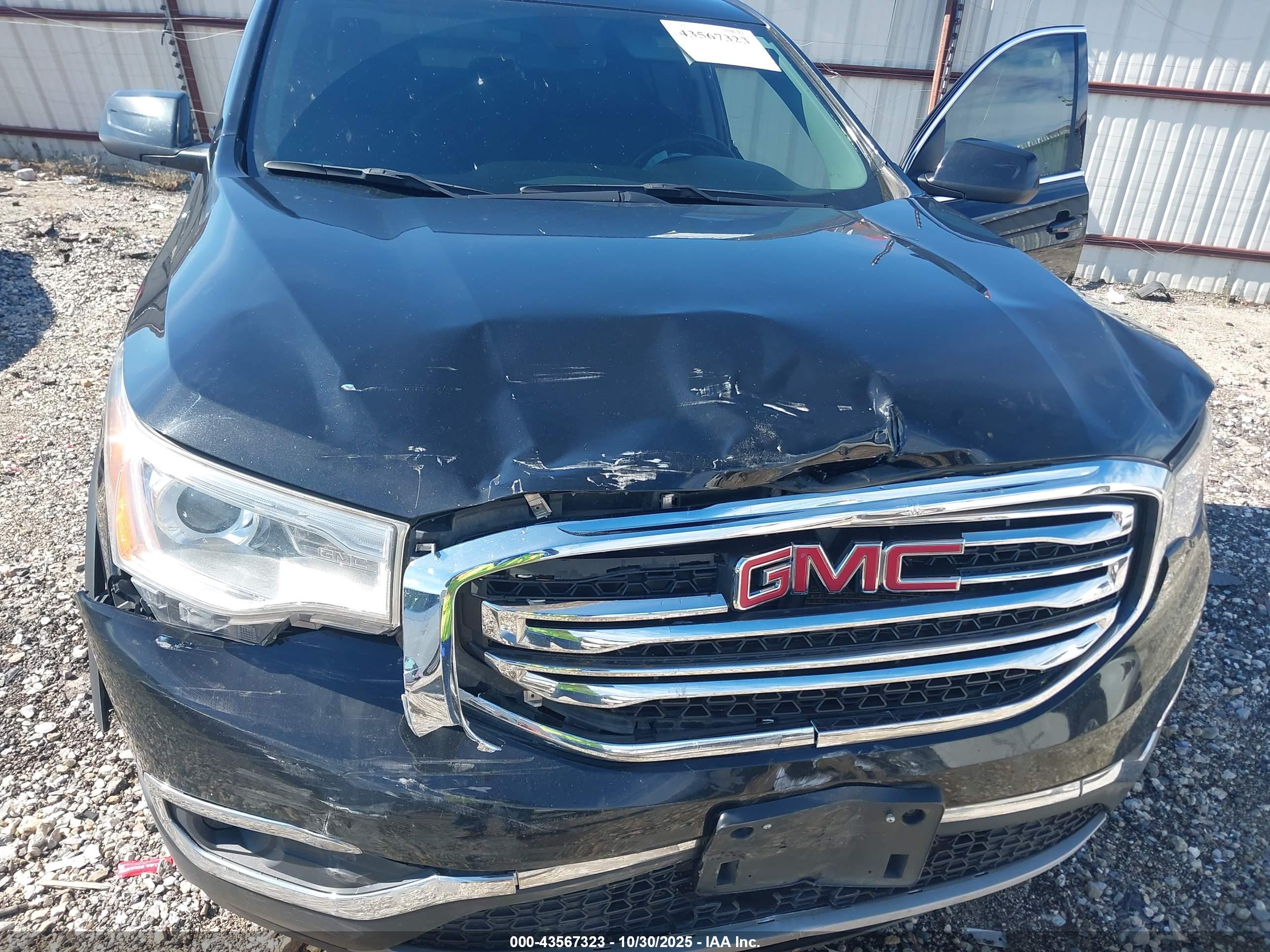 GMC ACADIA image 6