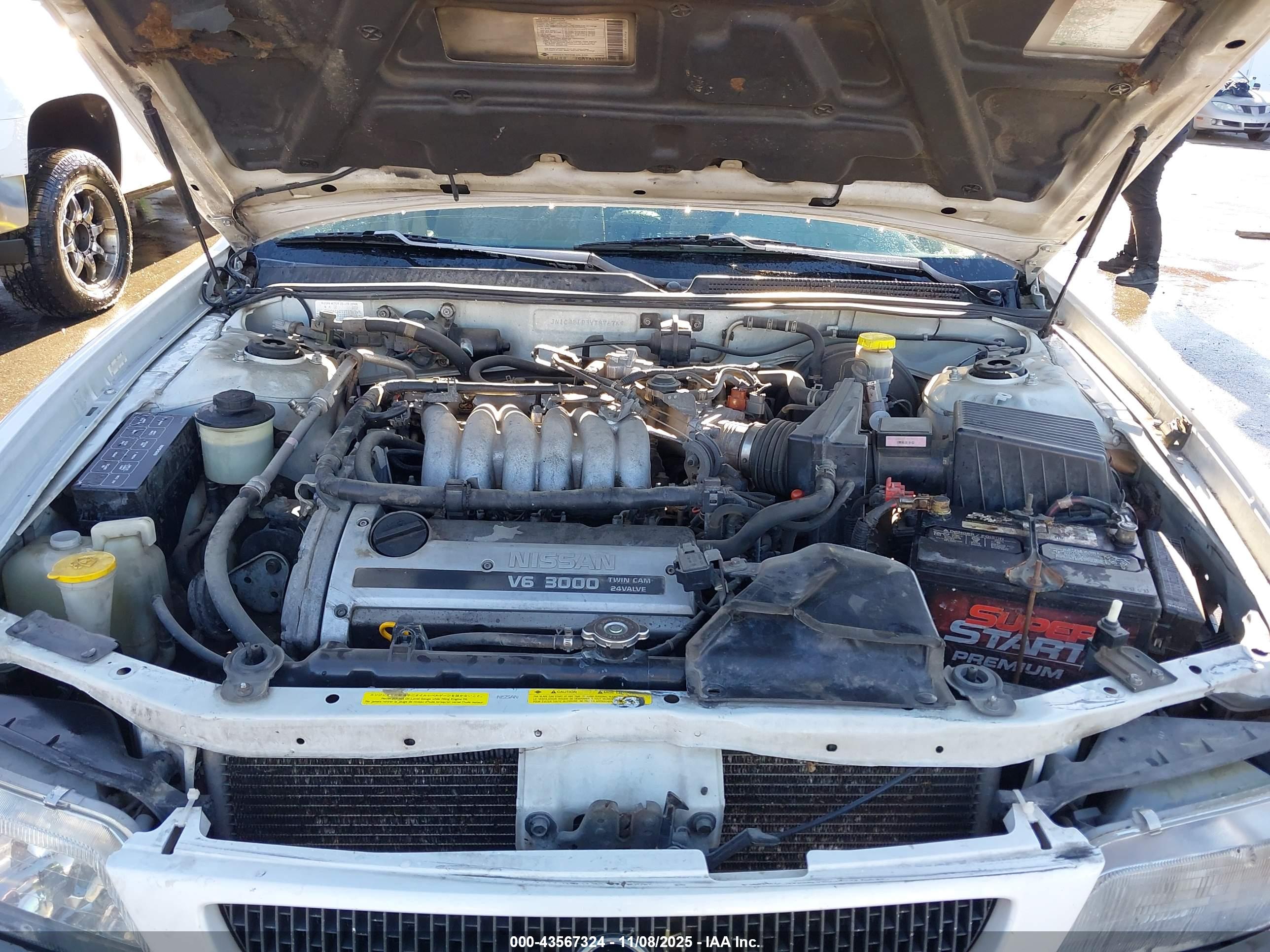 NISSAN MAXIMA image 10