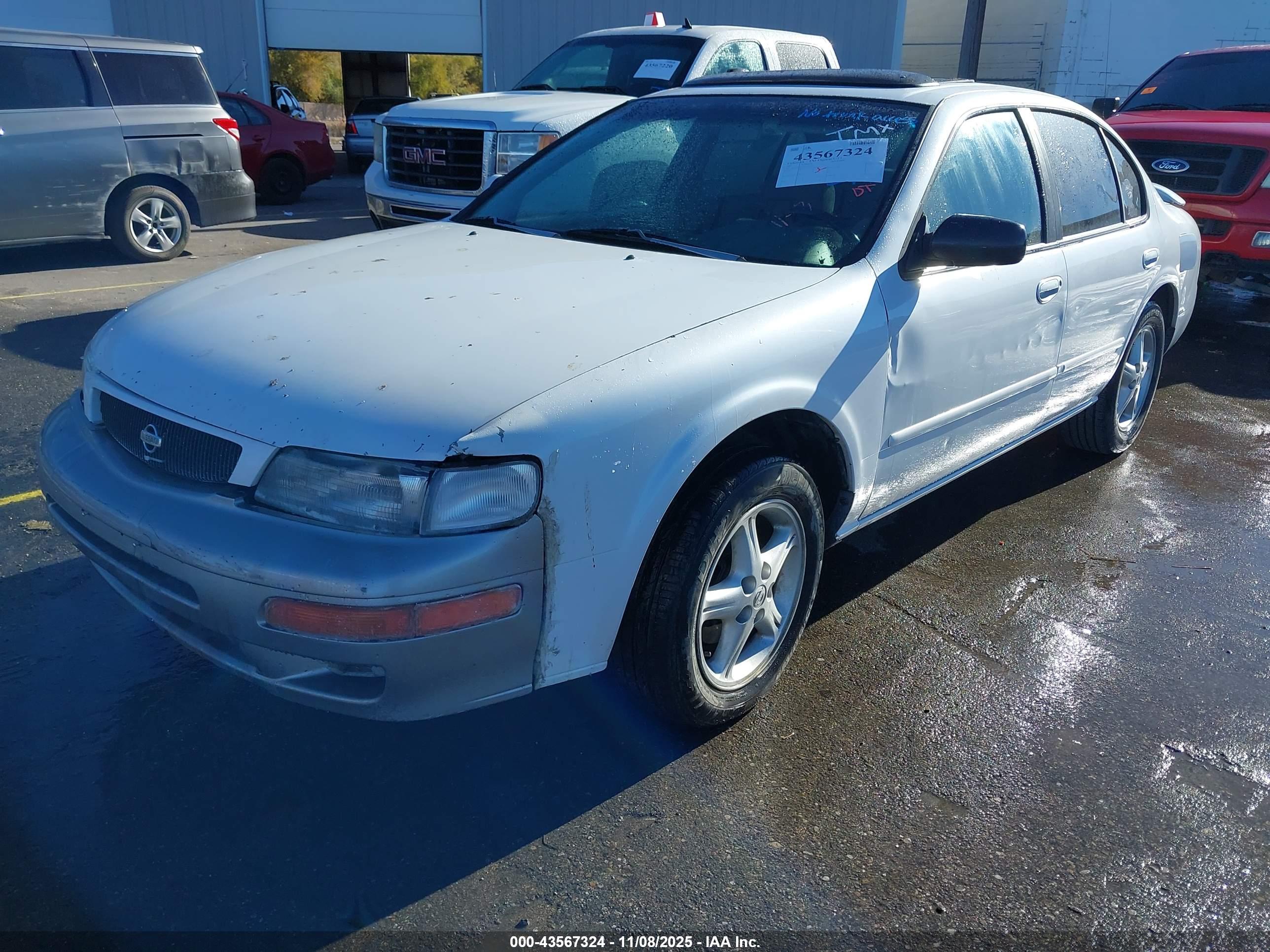 NISSAN MAXIMA image 2