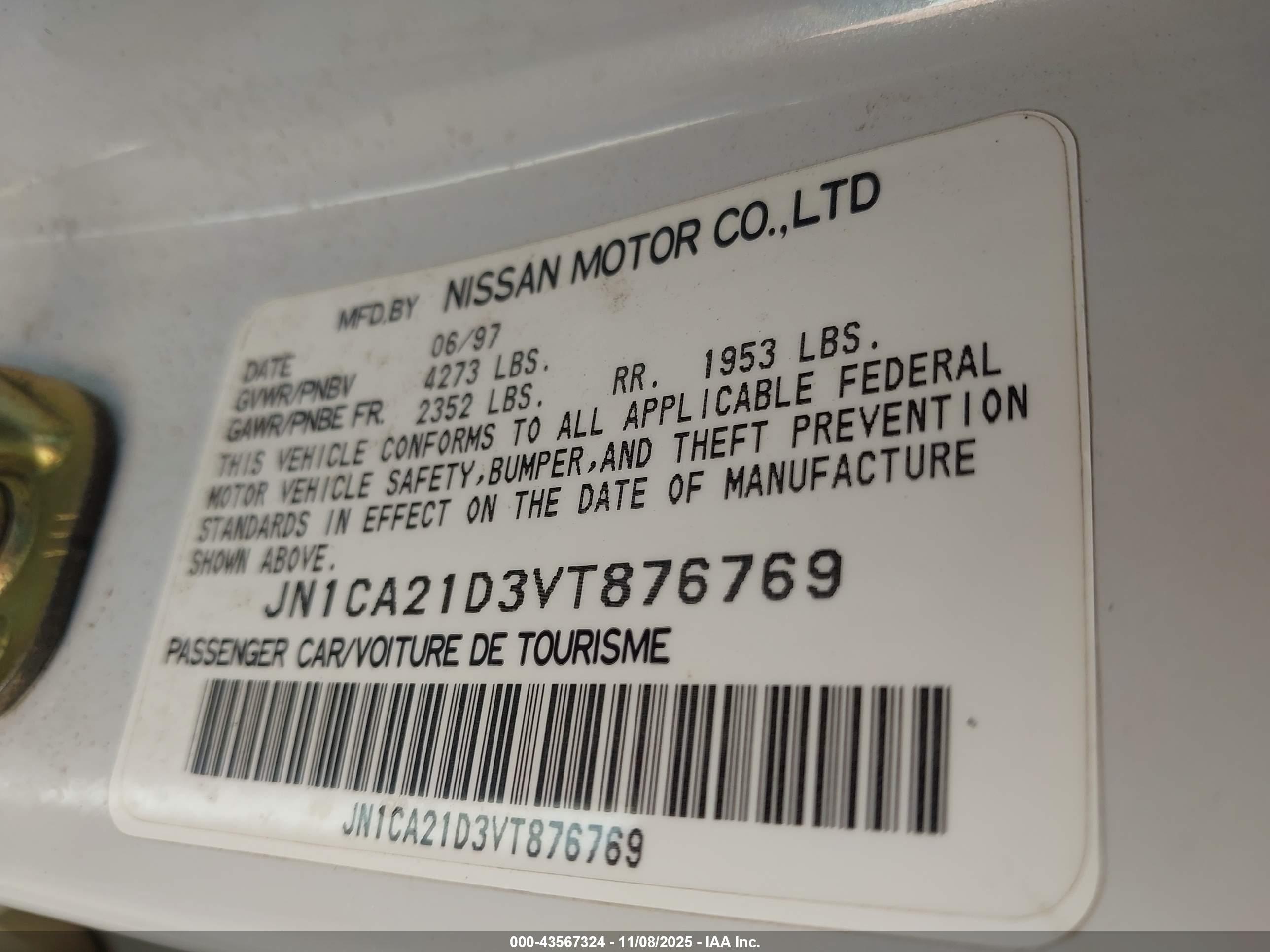 NISSAN MAXIMA image 9