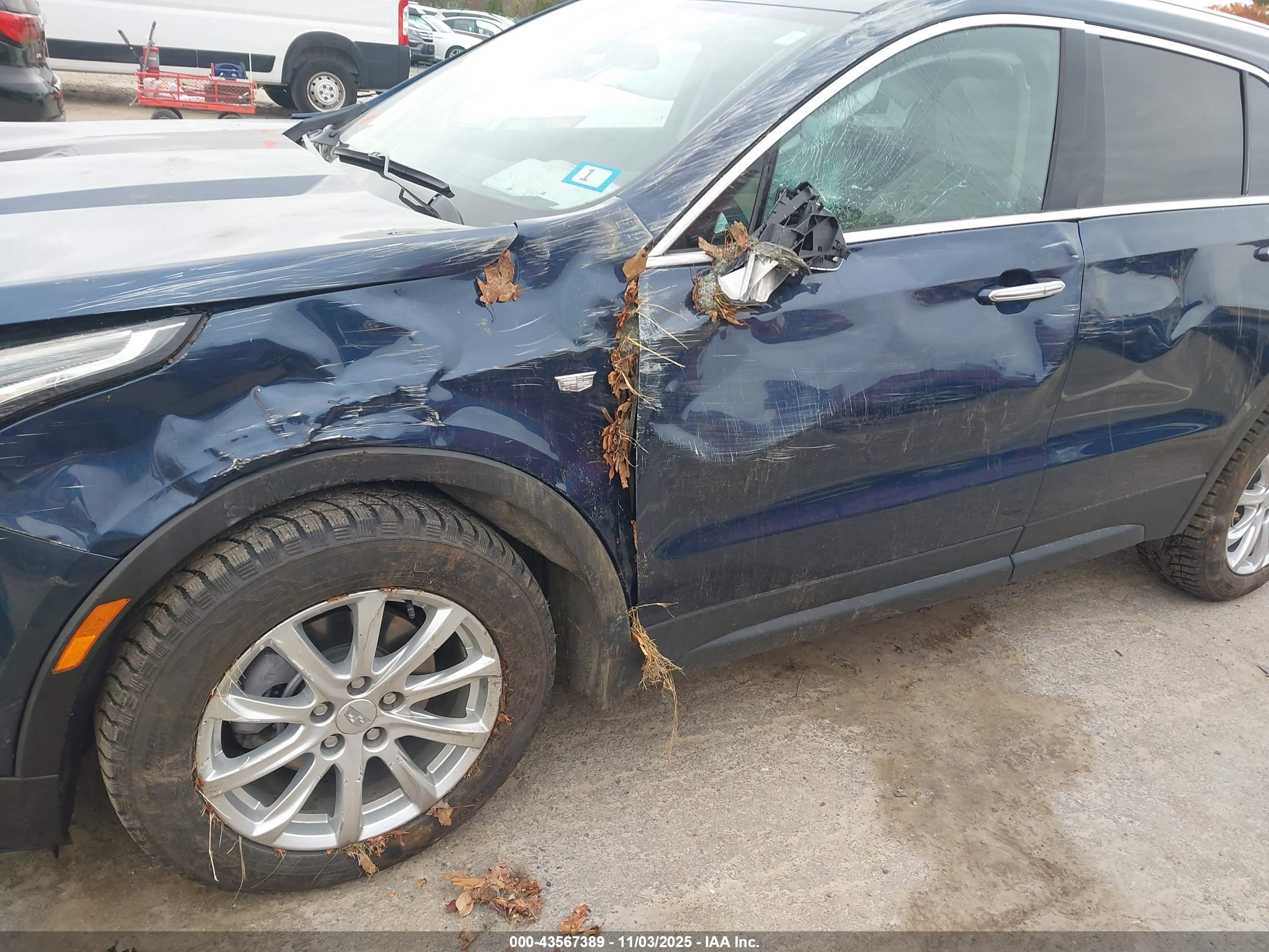 CADILLAC XT4 image 6