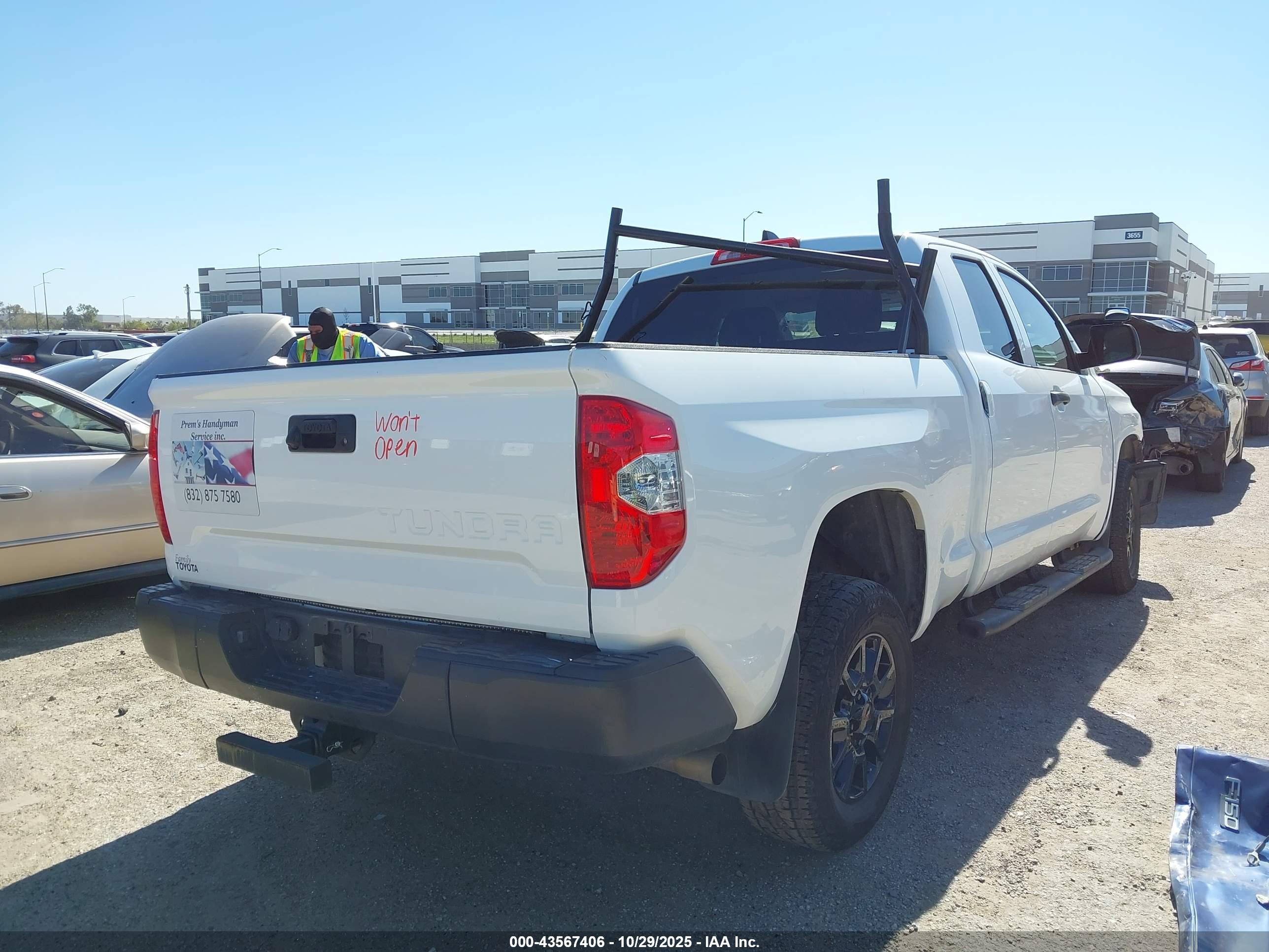 TOYOTA TUNDRA image 4