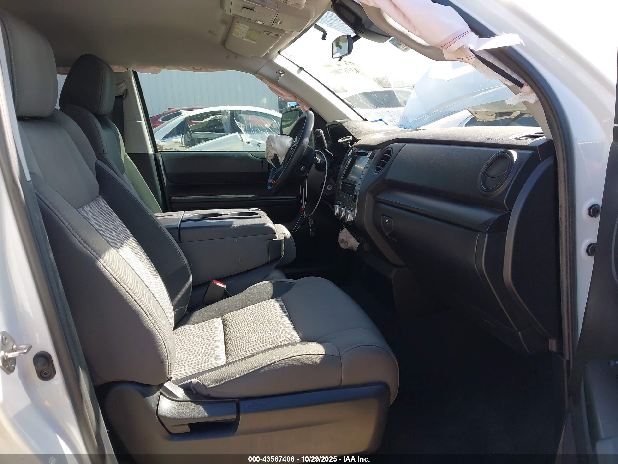 TOYOTA TUNDRA image 5