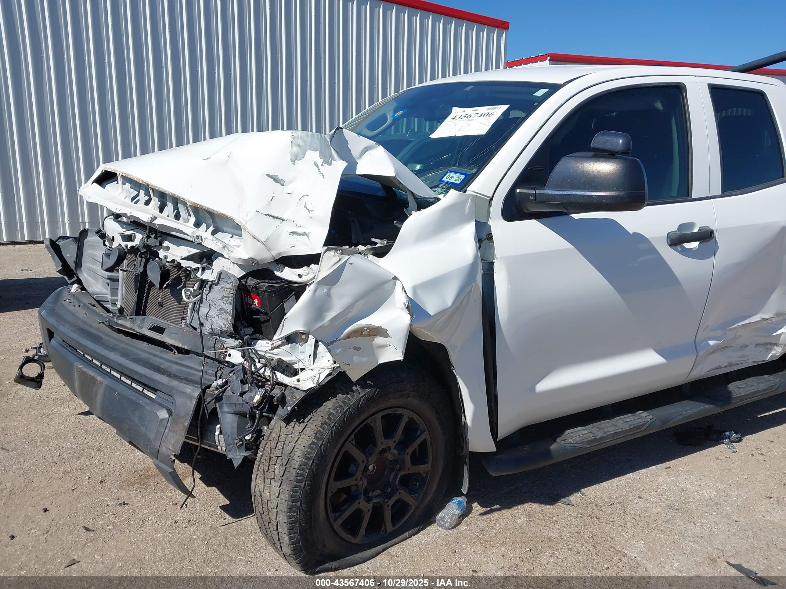 TOYOTA TUNDRA image 6