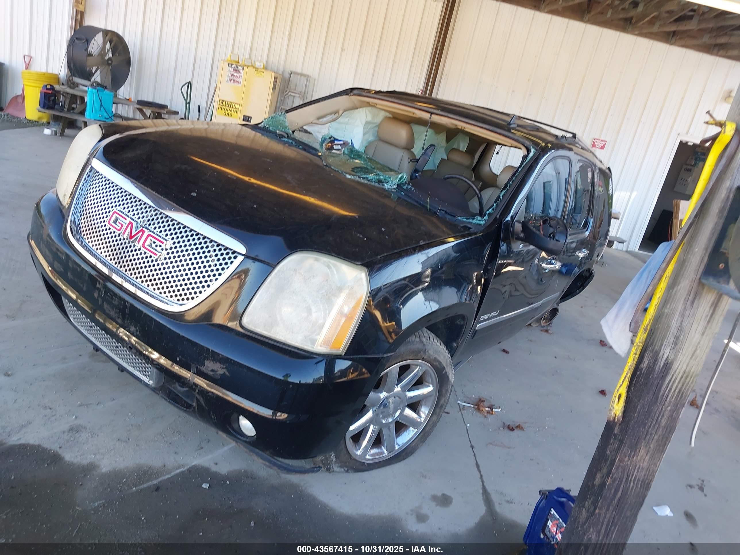 GMC YUKON image 2