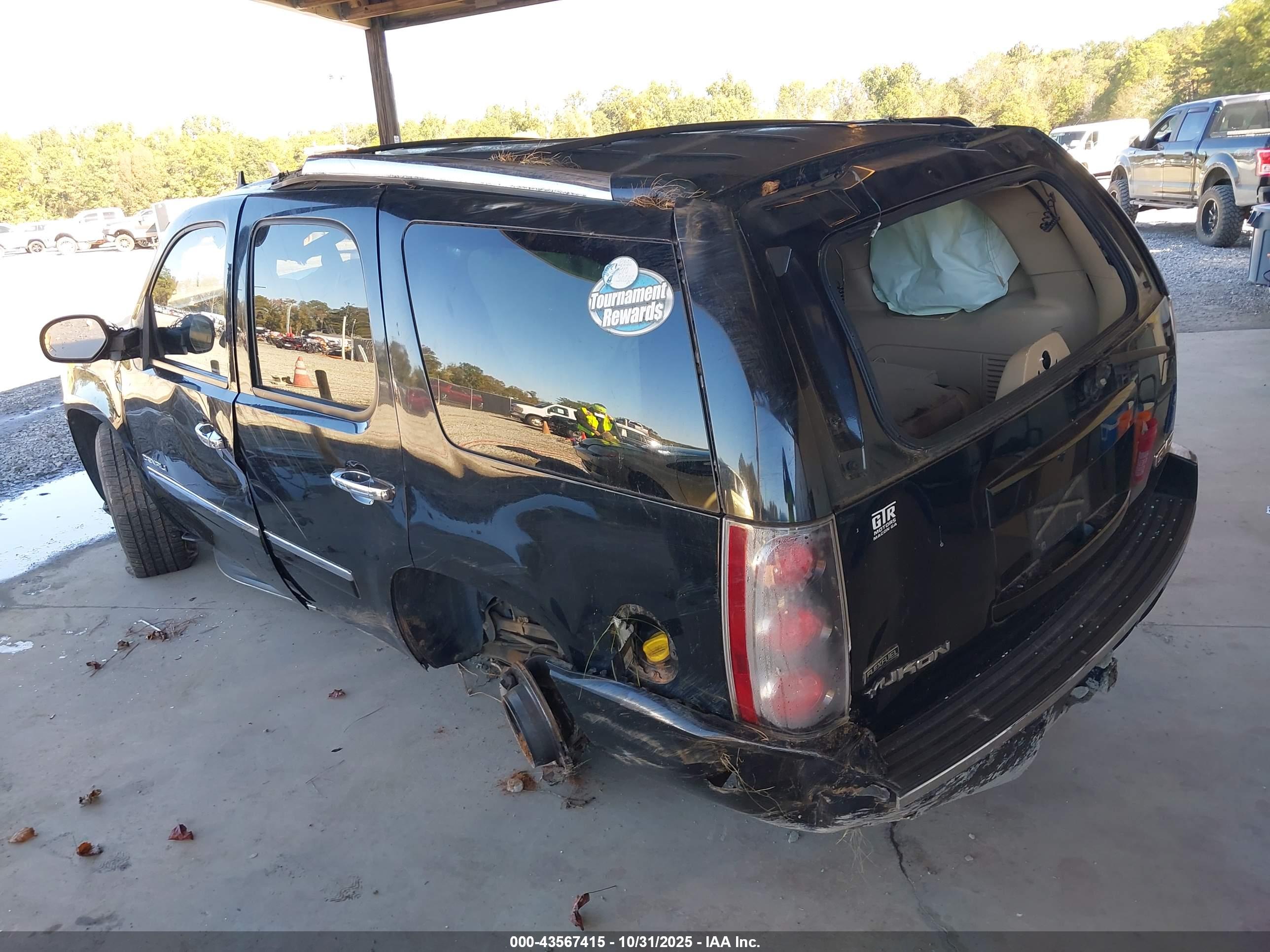 GMC YUKON image 3