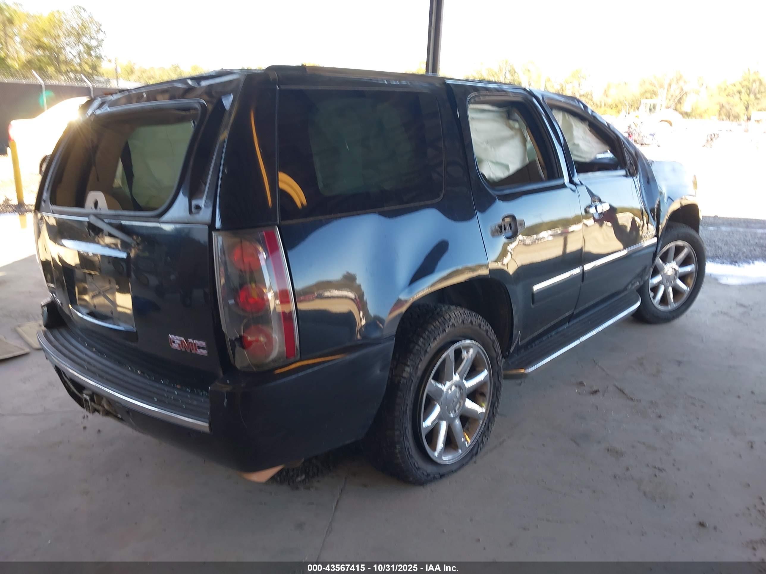 GMC YUKON image 4