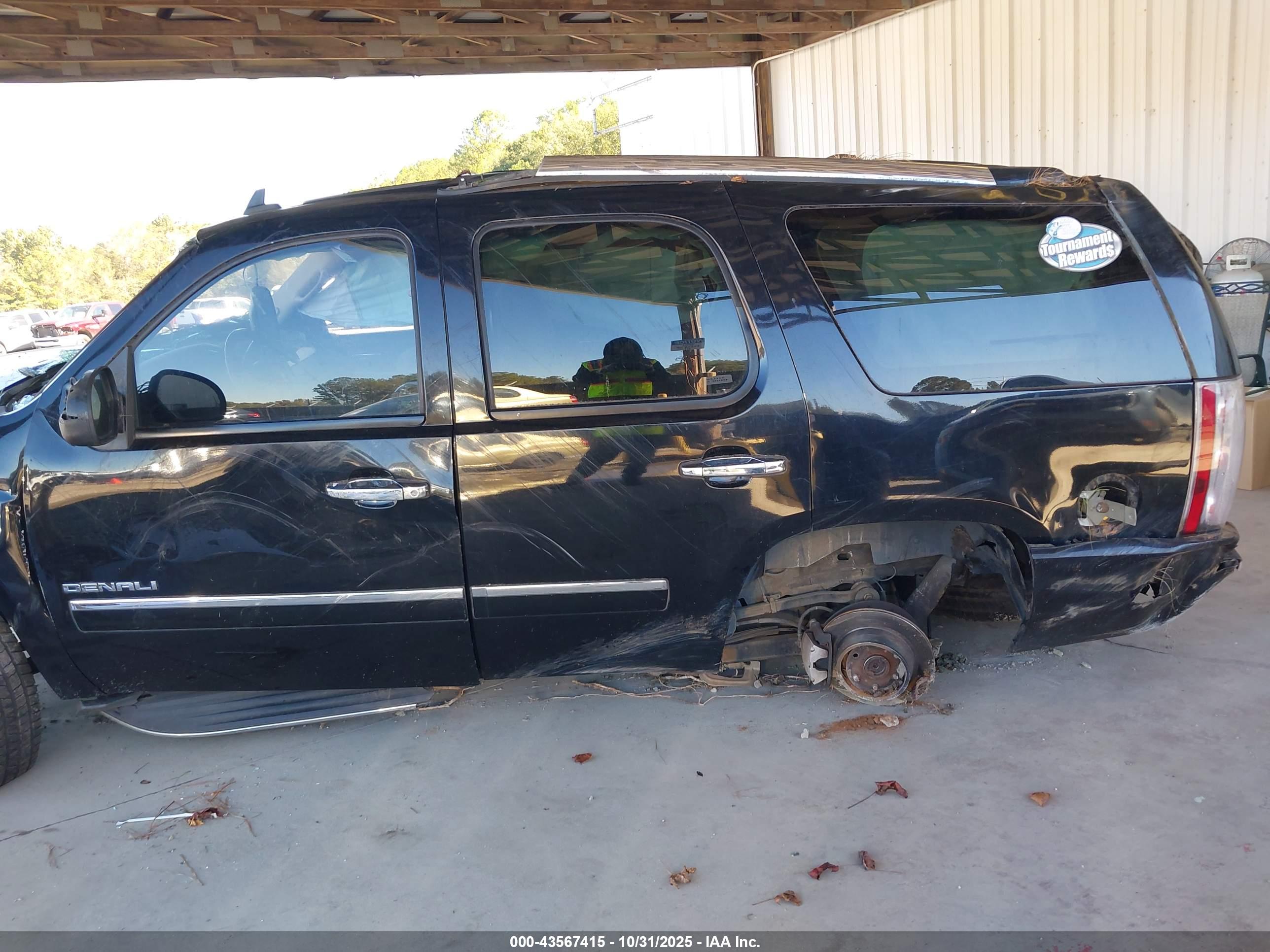GMC YUKON image 6