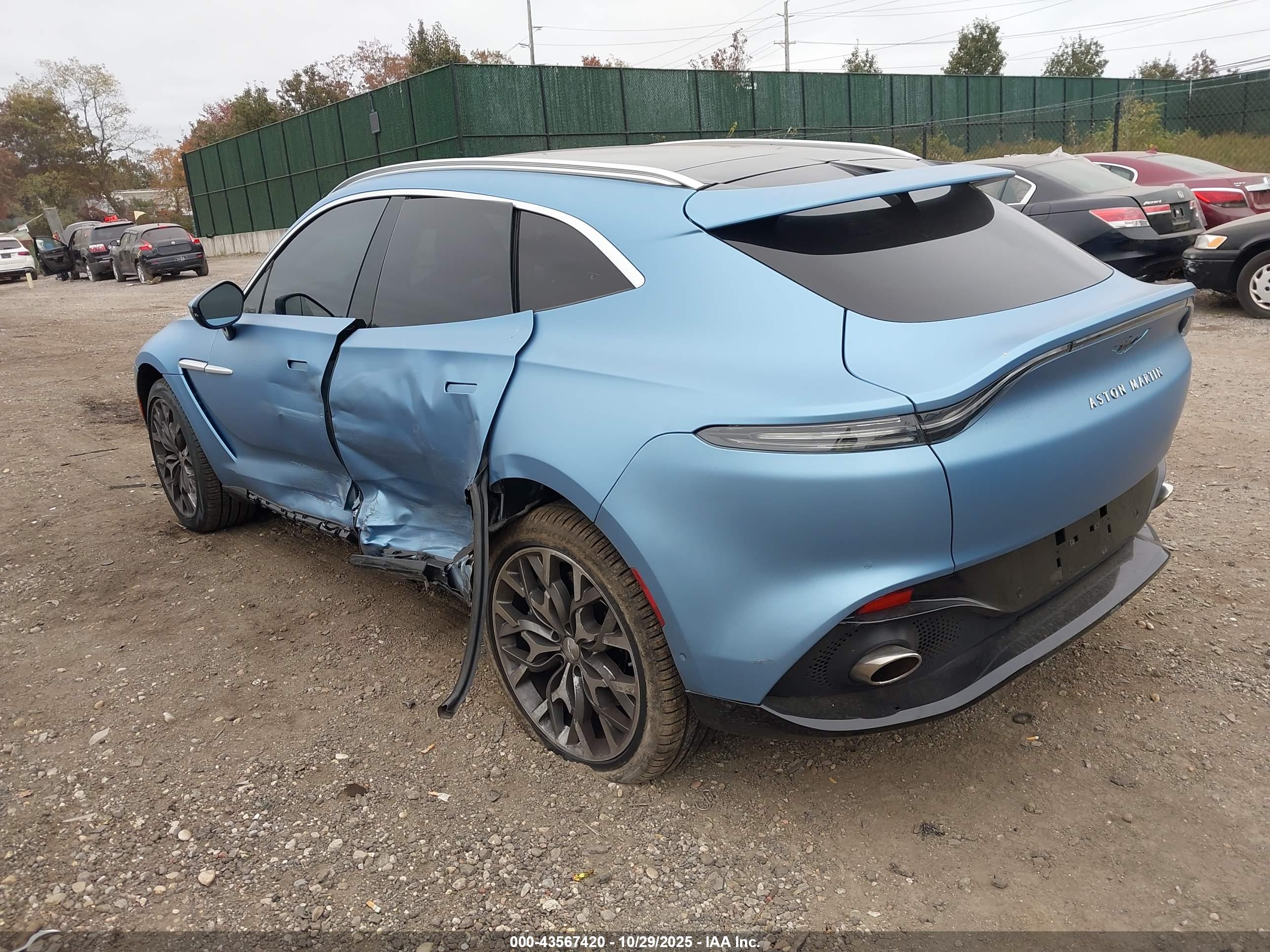 ASTON MARTIN image 3
