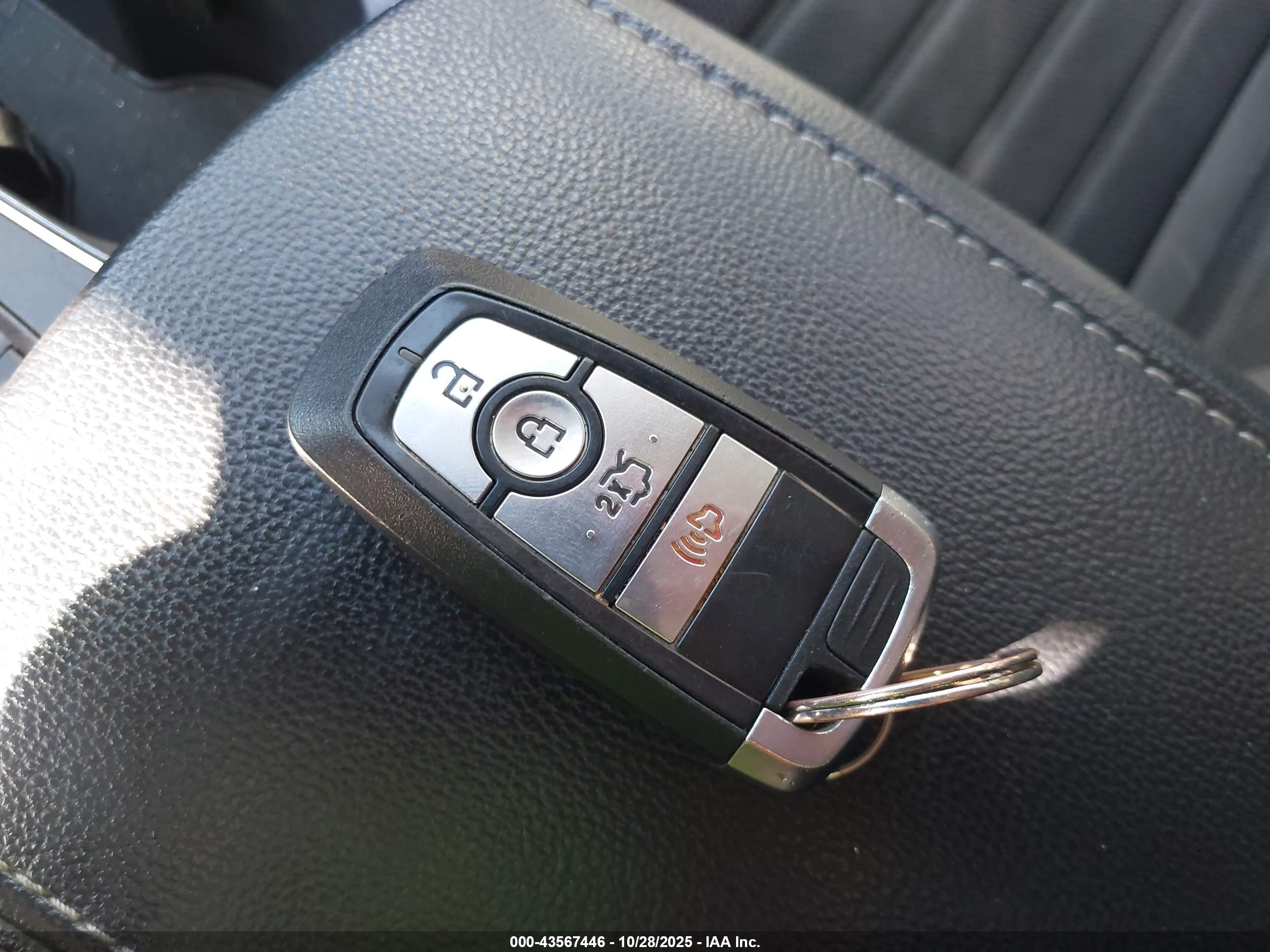 FORD FUSION image 11