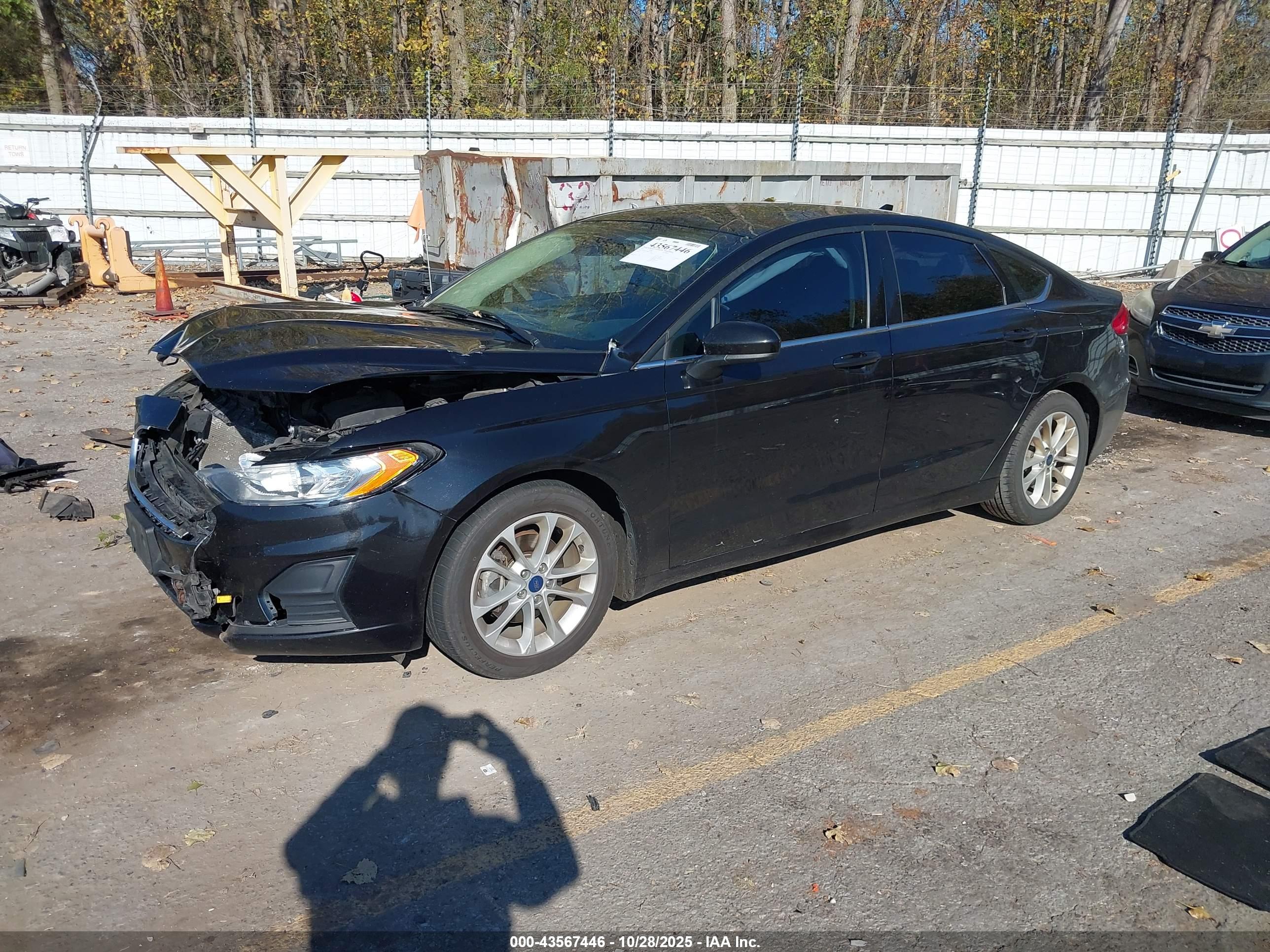 FORD FUSION image 2