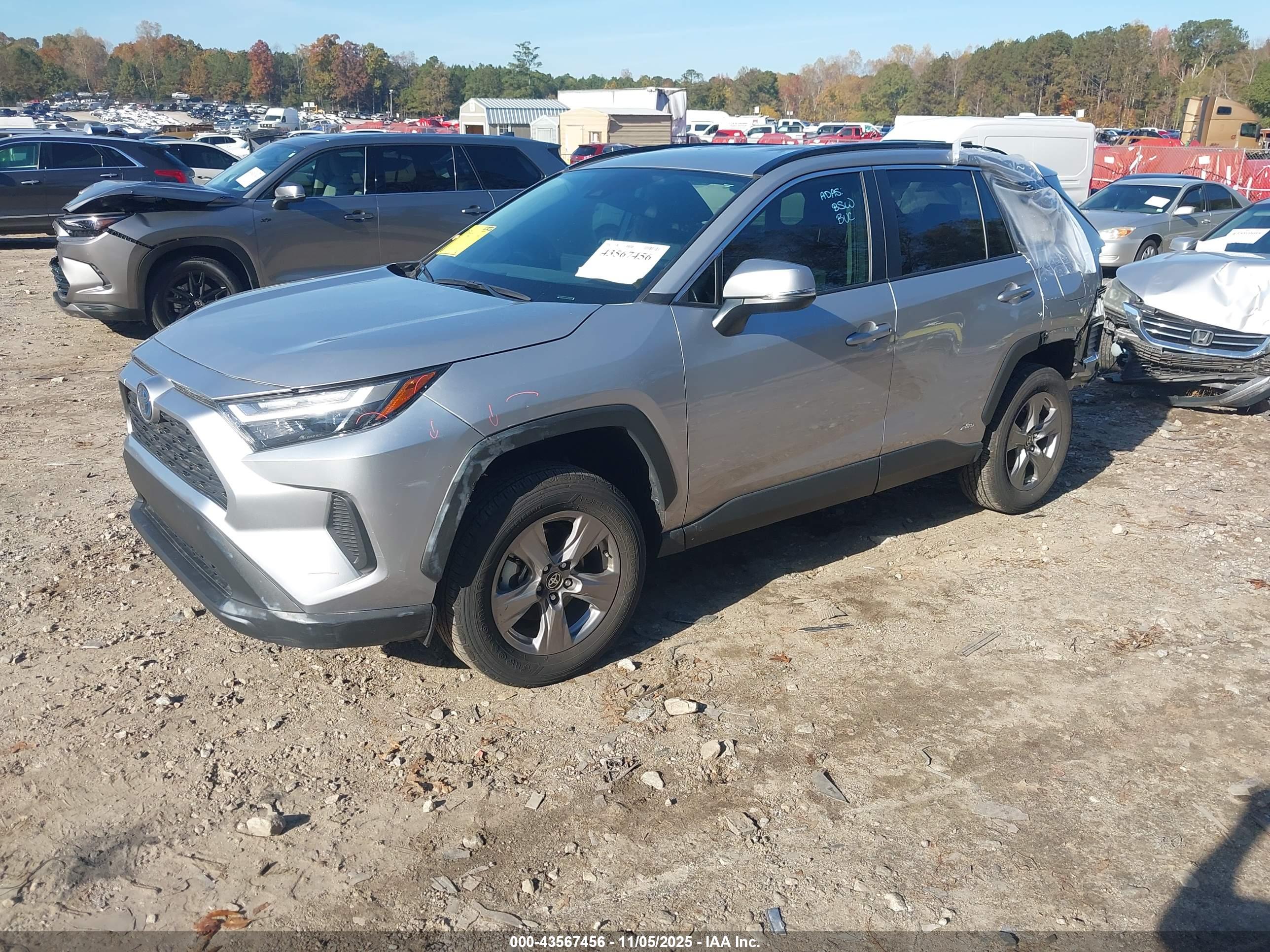 TOYOTA RAV4 image 2