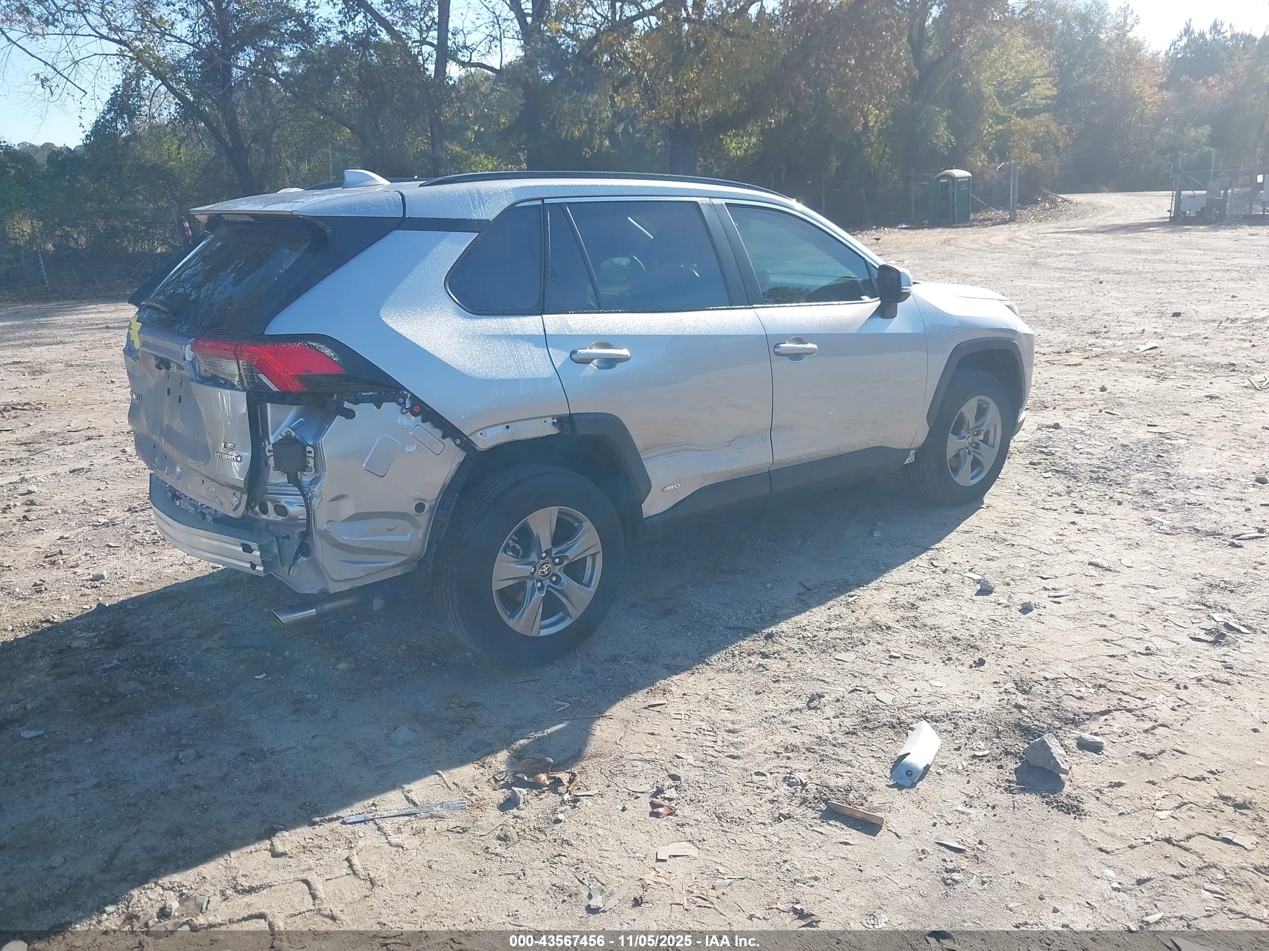 TOYOTA RAV4 image 4
