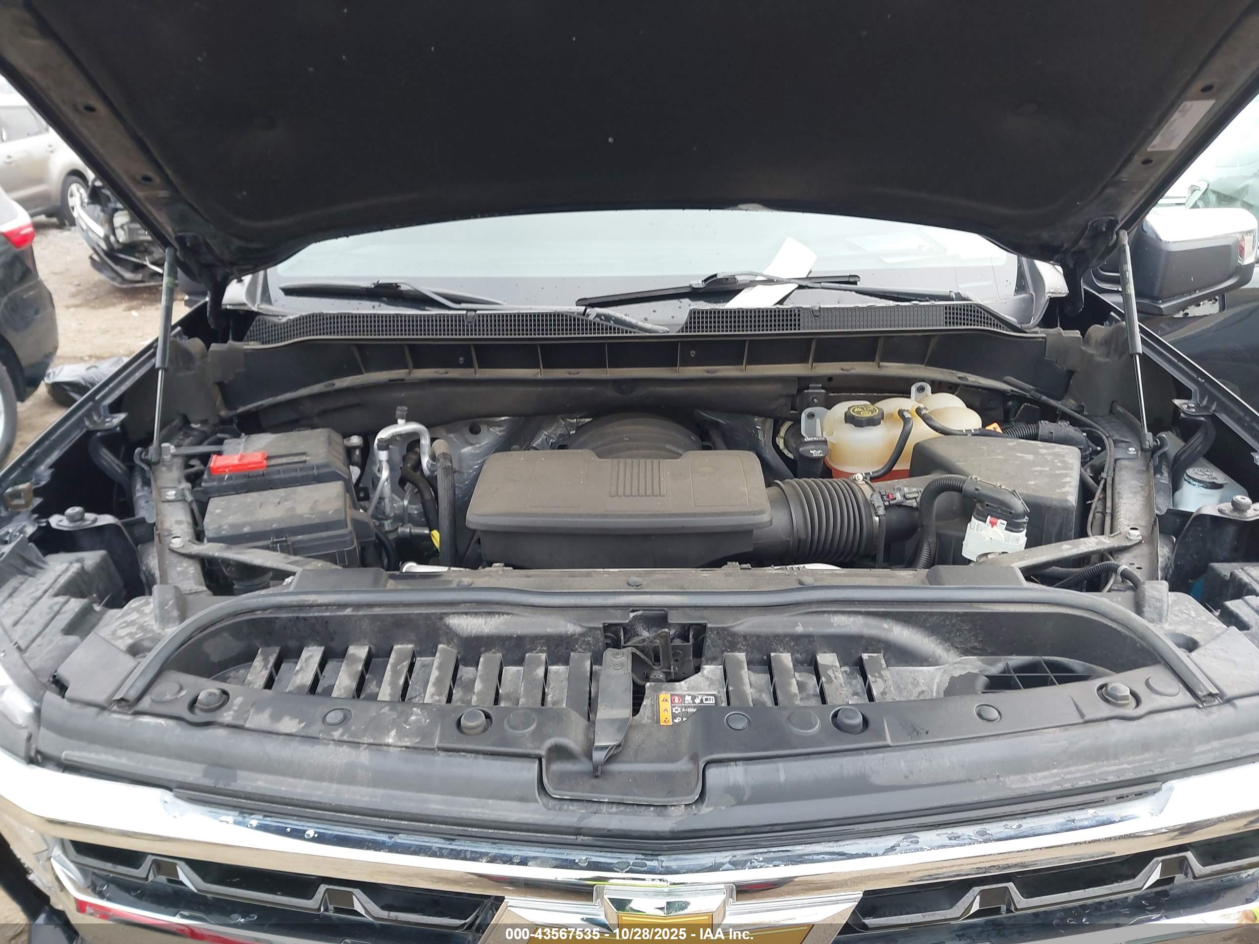 CHEVROLET SILVERADO image 10