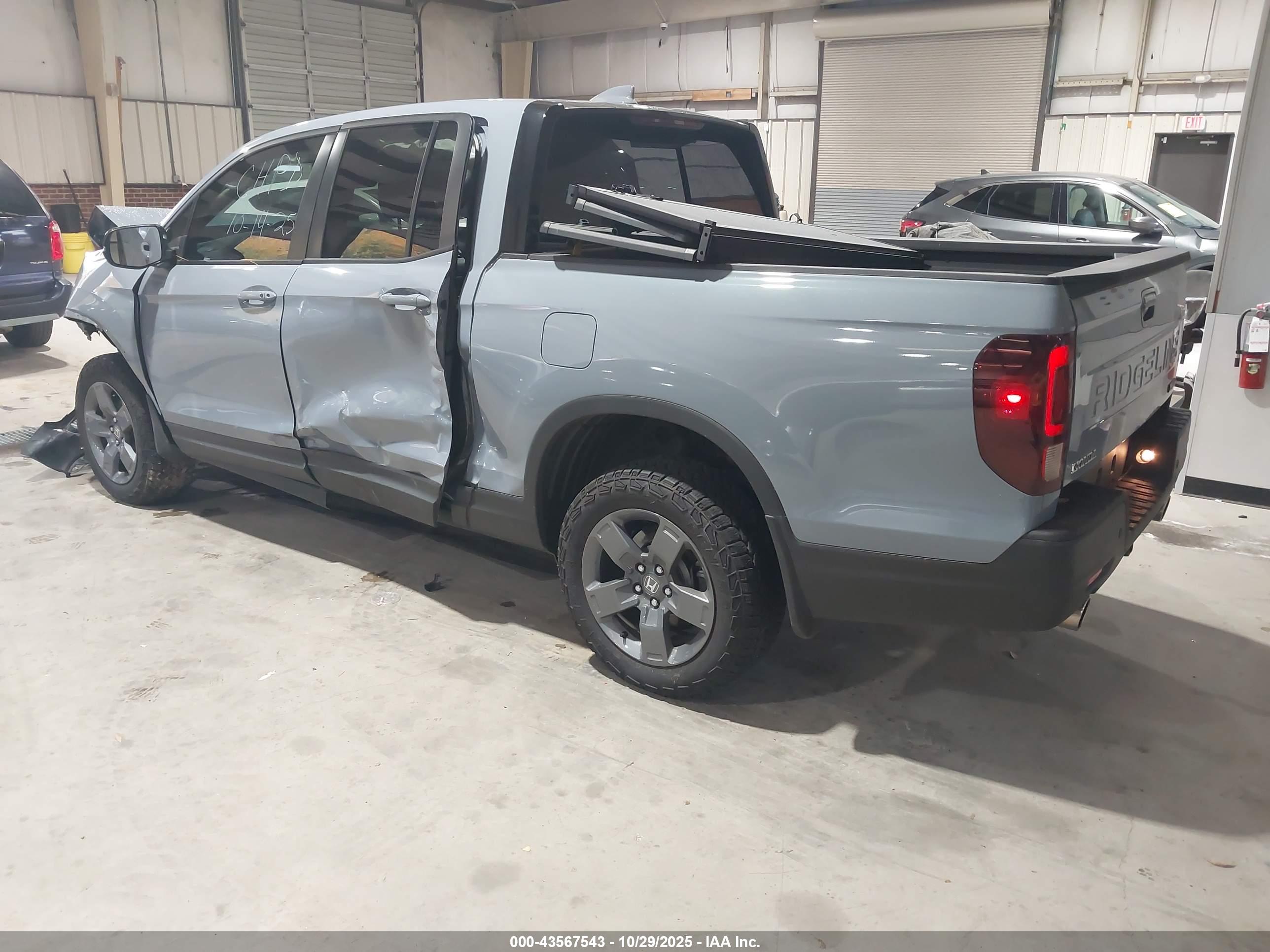 HONDA RIDGELINE image 3