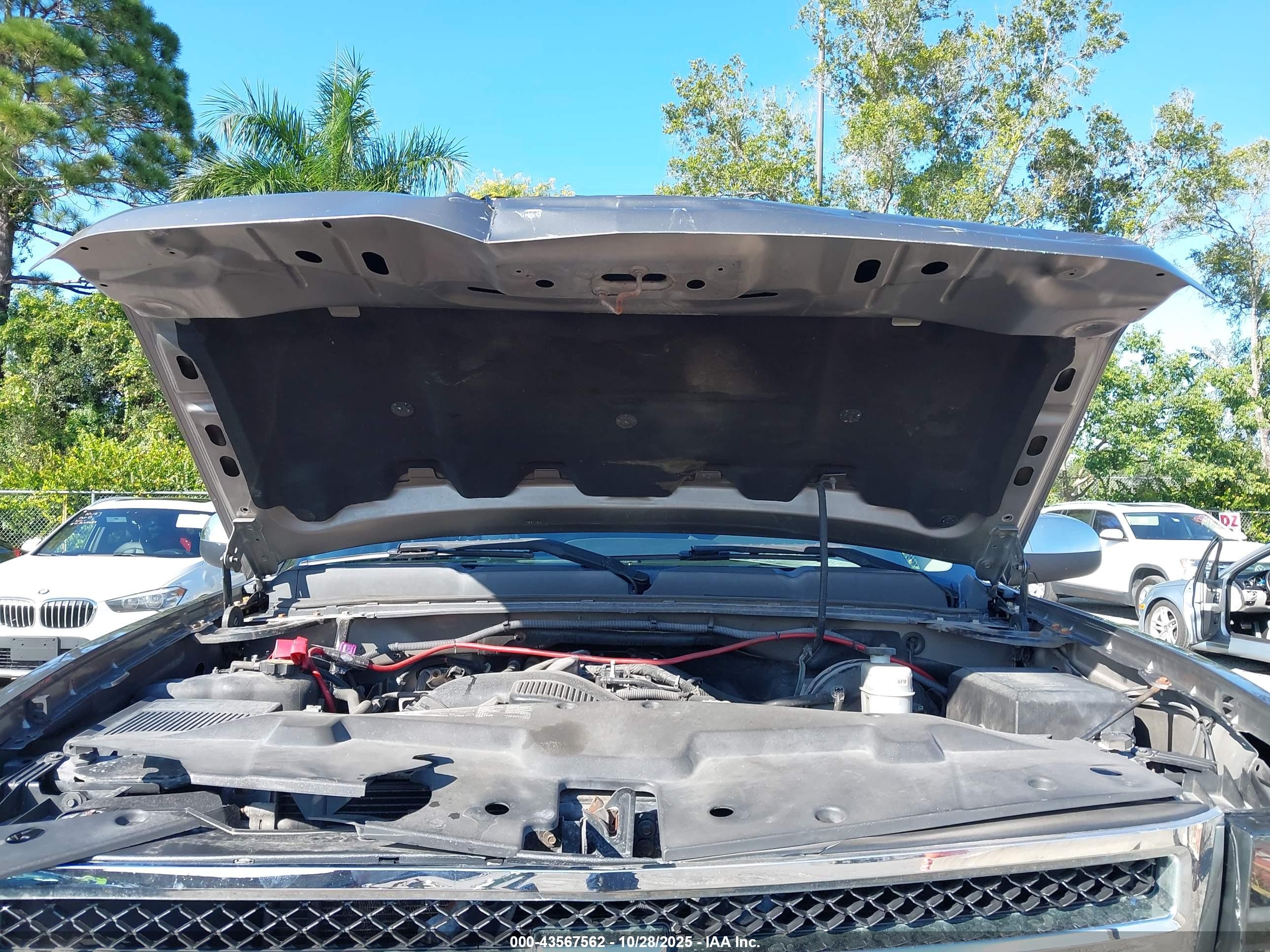CHEVROLET SILVERADO image 10