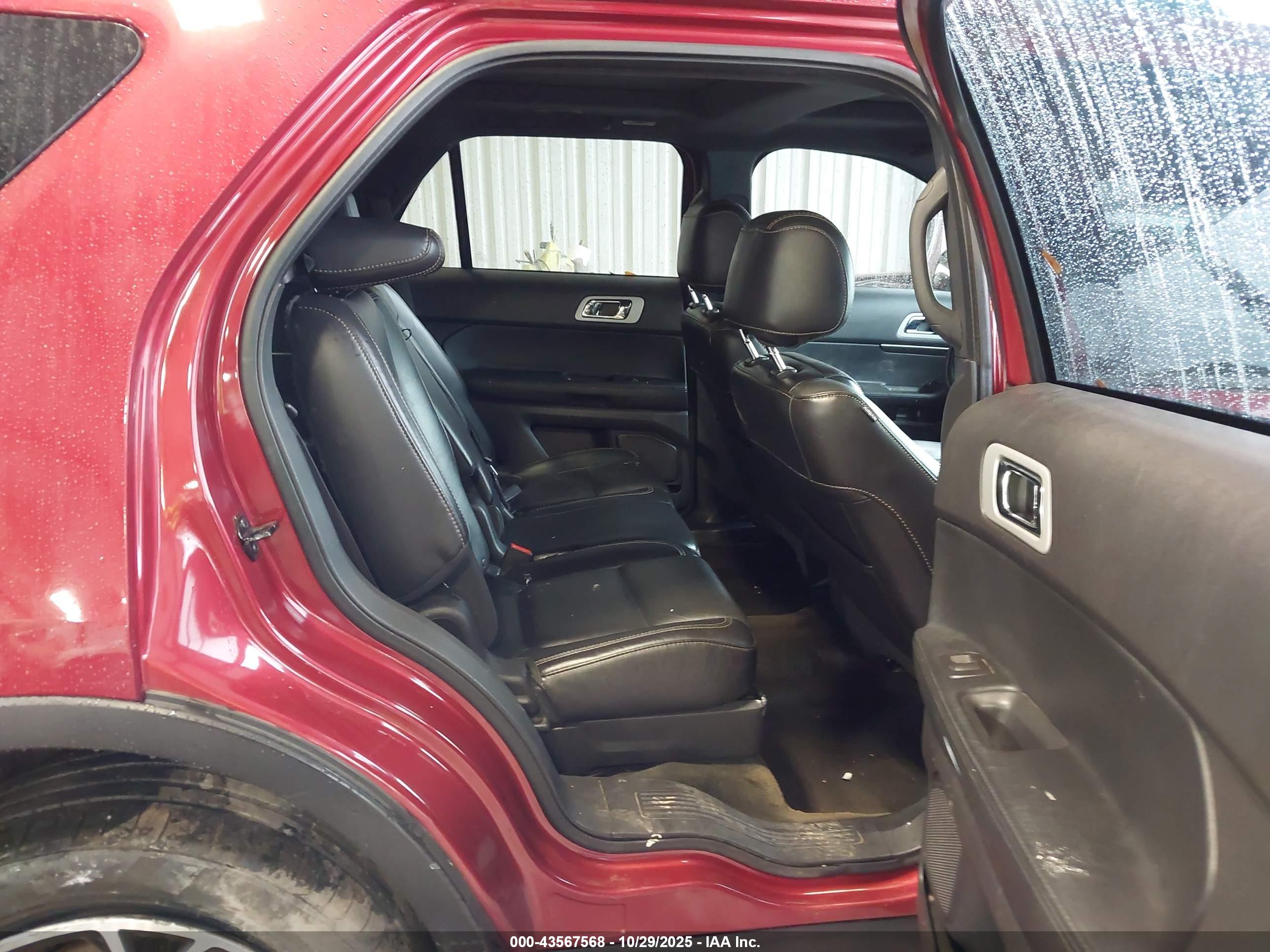 FORD EXPLORER image 8