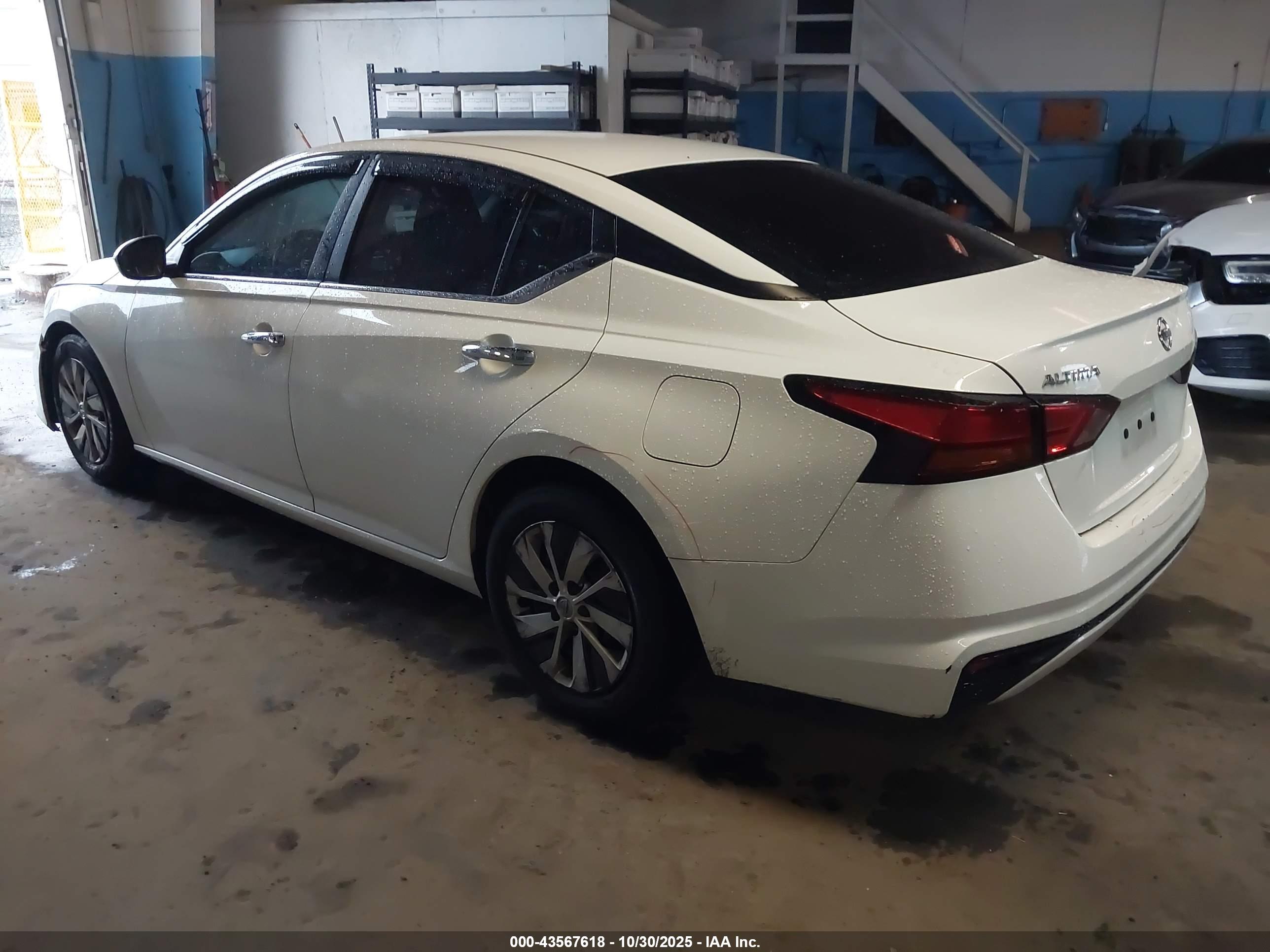 NISSAN ALTIMA image 3
