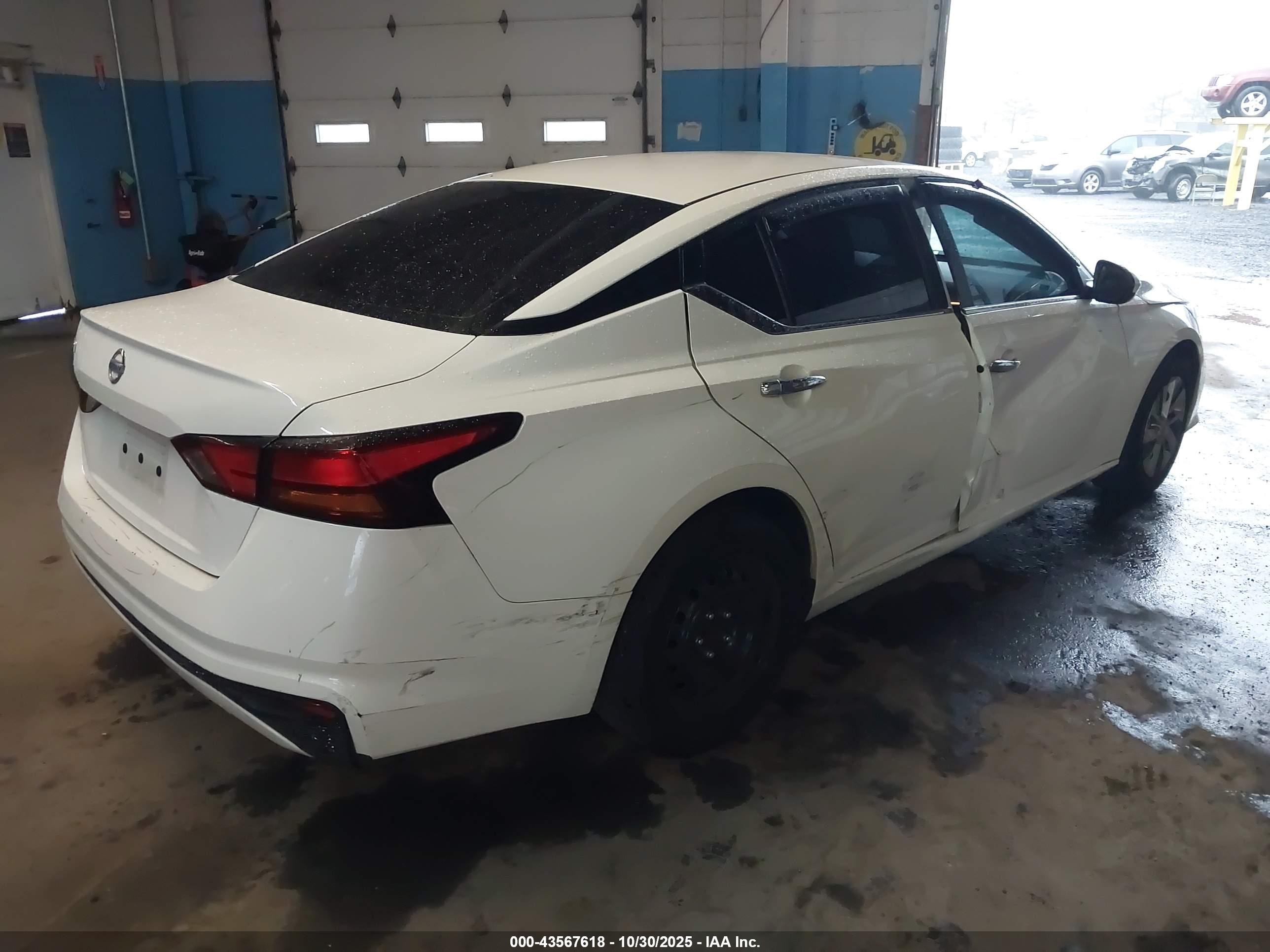 NISSAN ALTIMA image 4