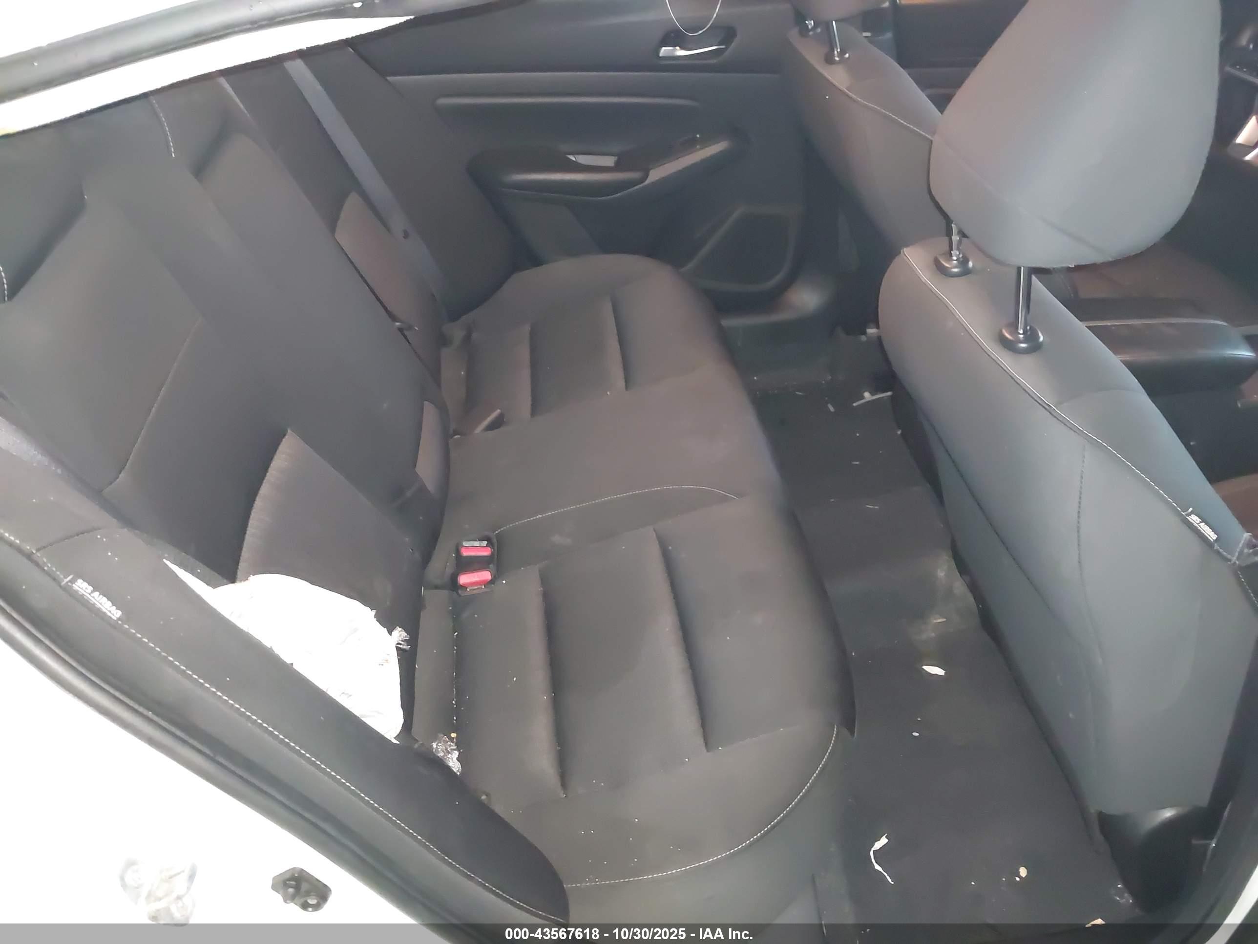 NISSAN ALTIMA image 8