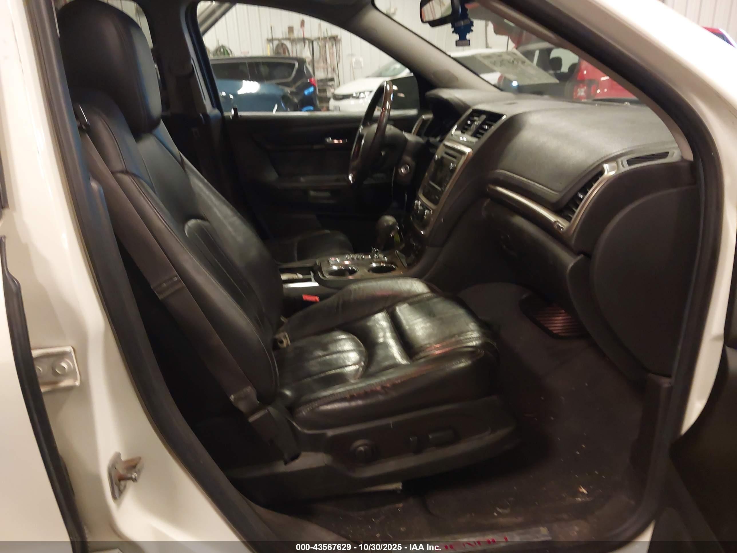GMC ACADIA image 5