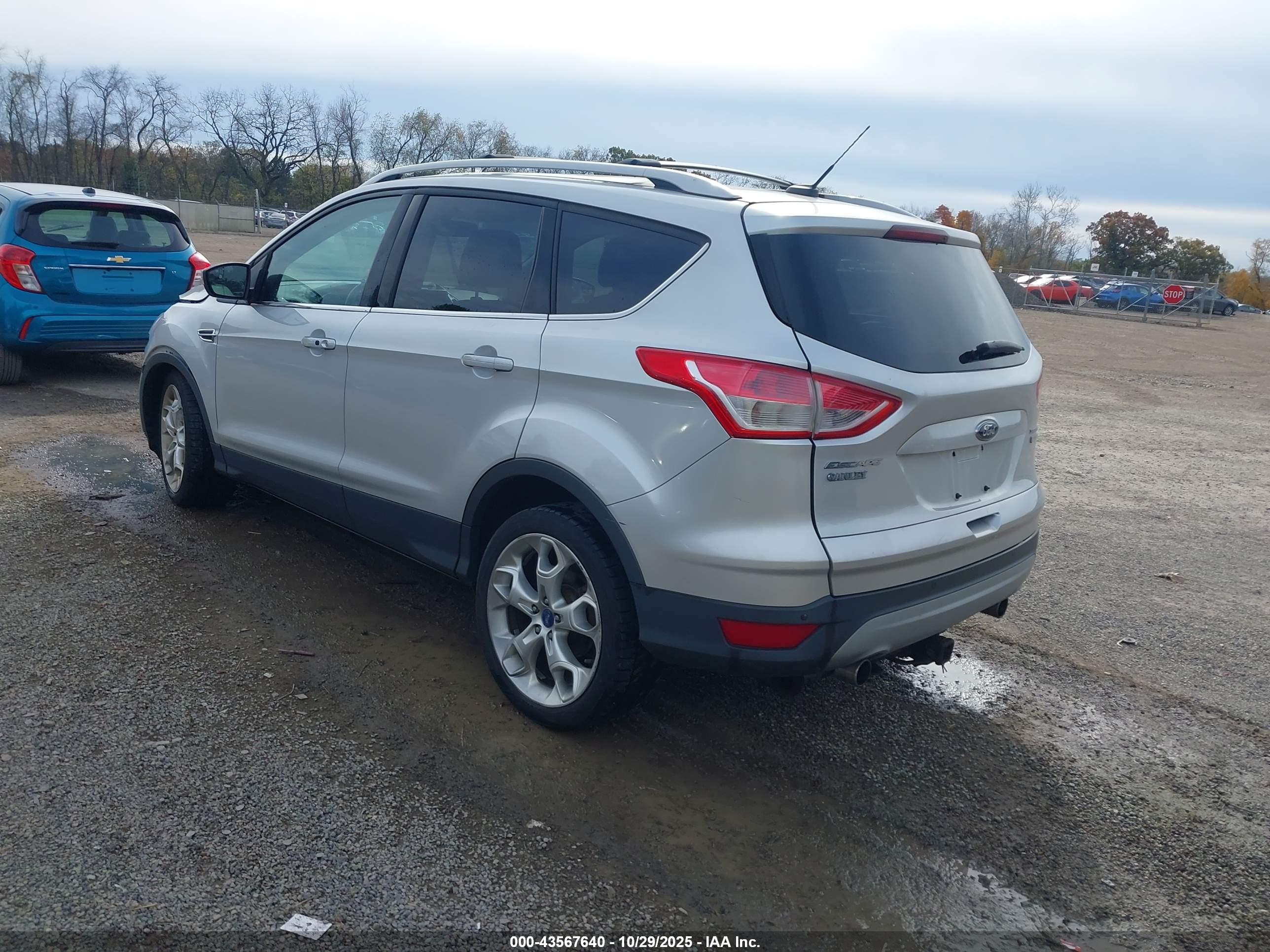 FORD ESCAPE image 3