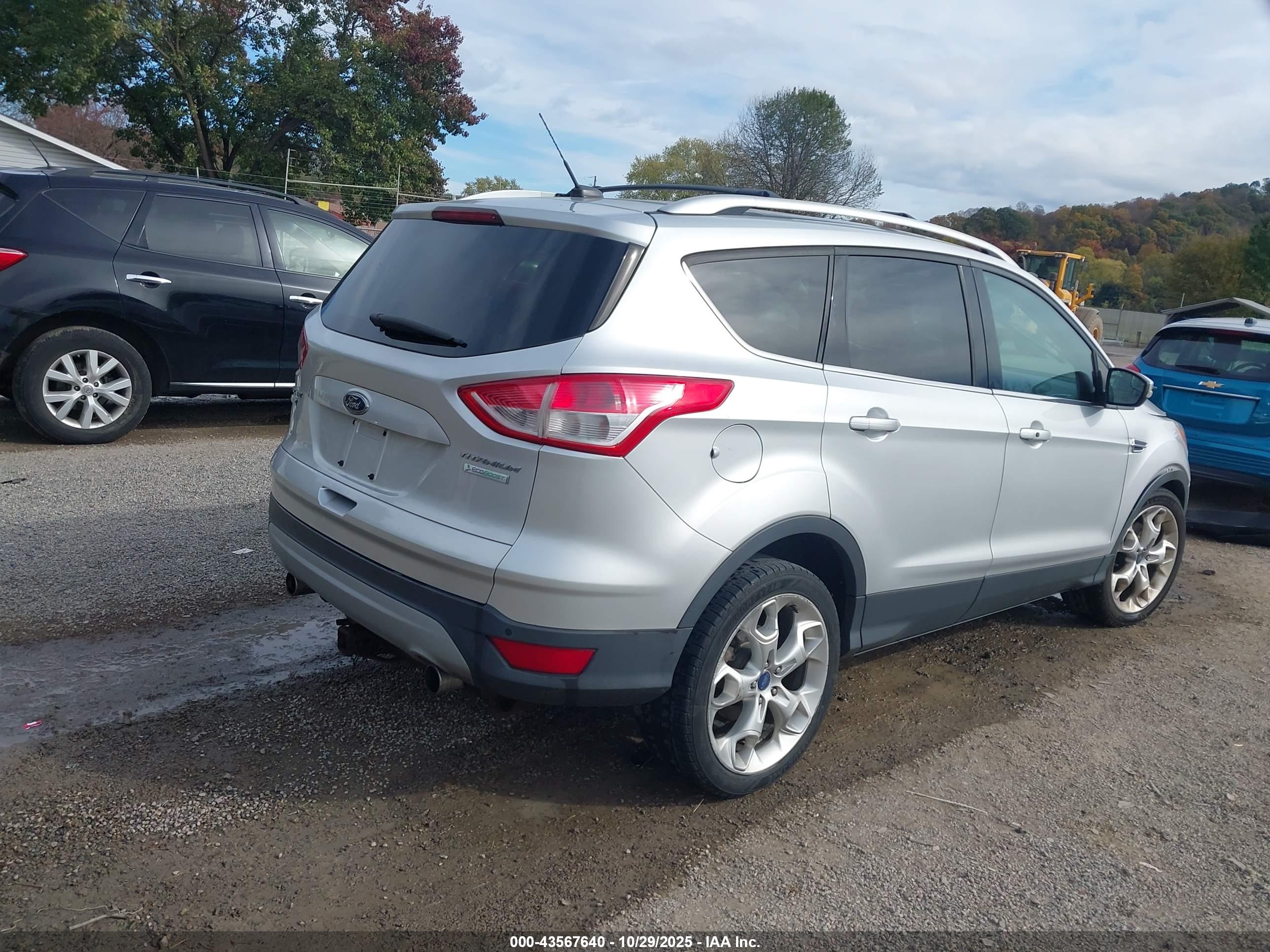 FORD ESCAPE image 4